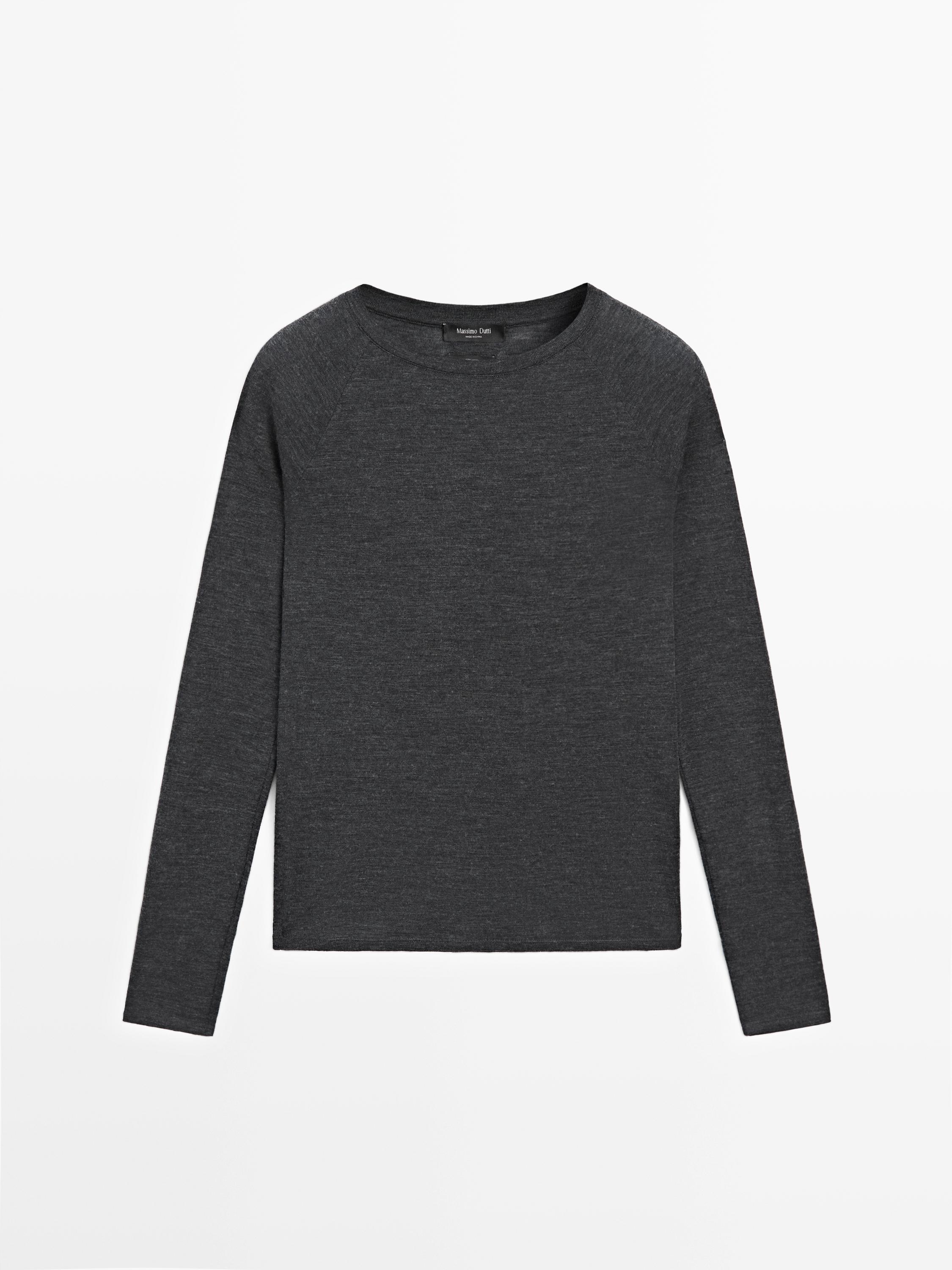 Wool T-shirt with raglan sleeves