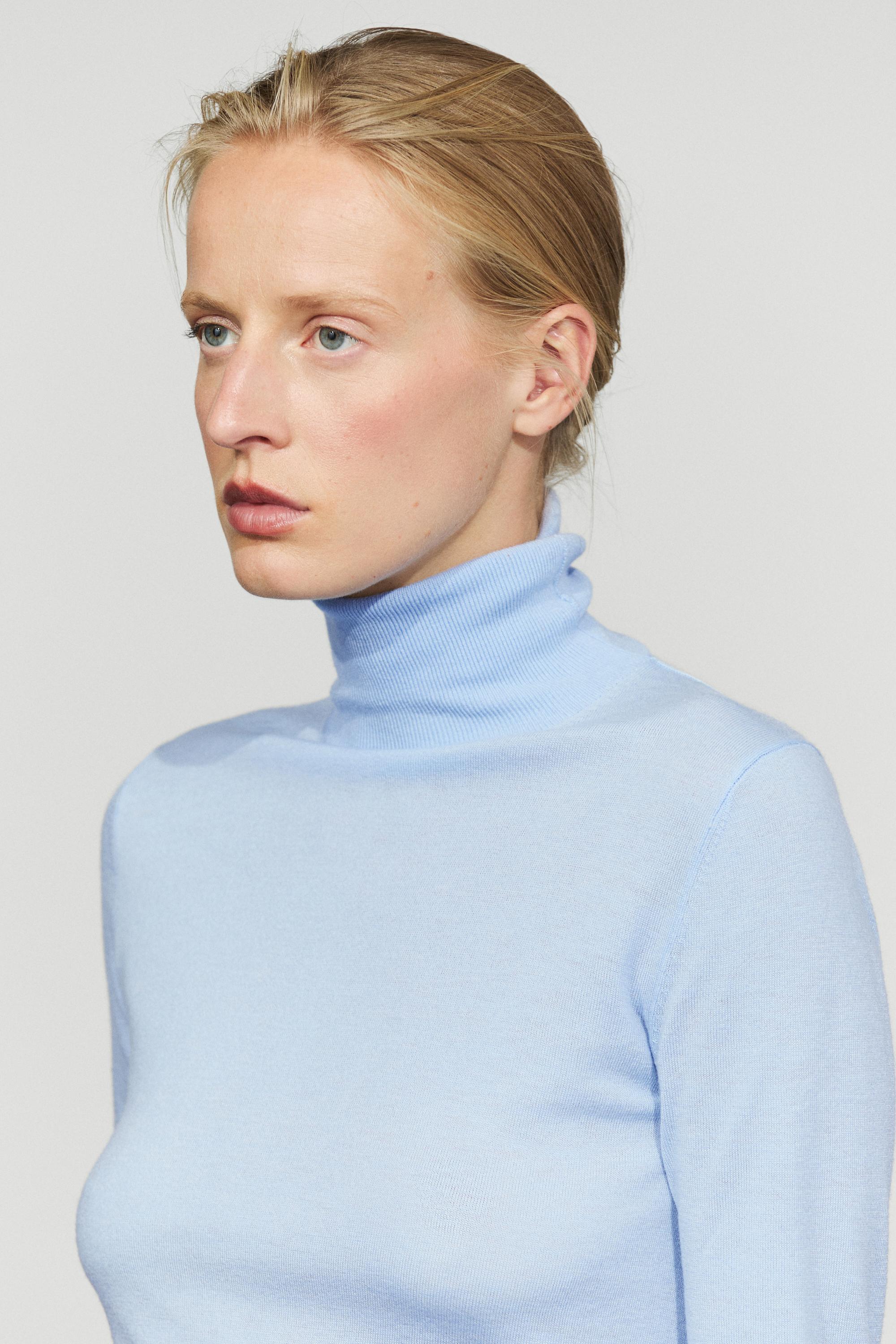 Wool-blend turtleneck knit sweater — SKY BLUE