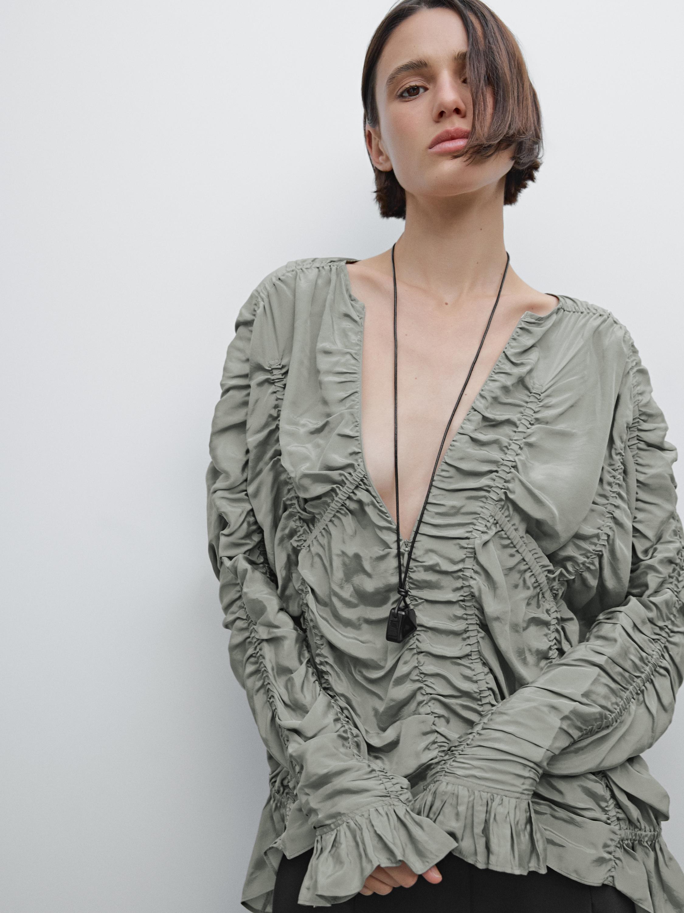 Flowing shirt with gathered detailing - Studio