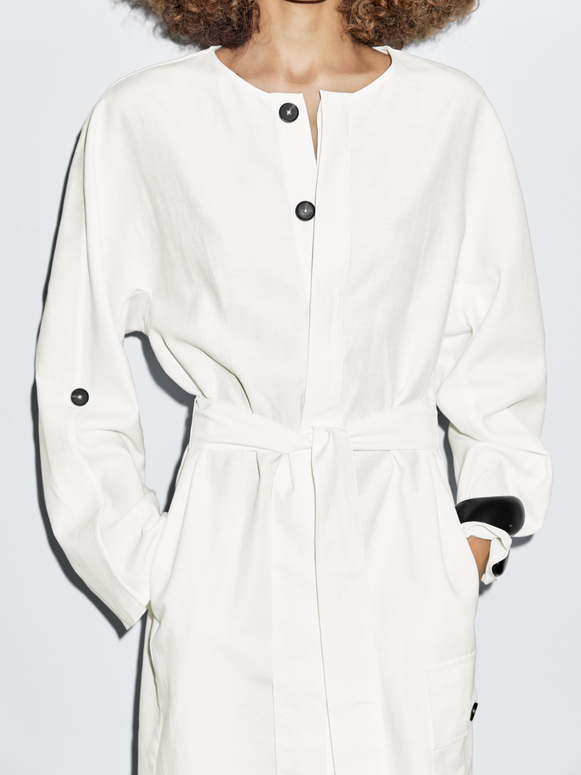 Shirt dress with contrast buttons