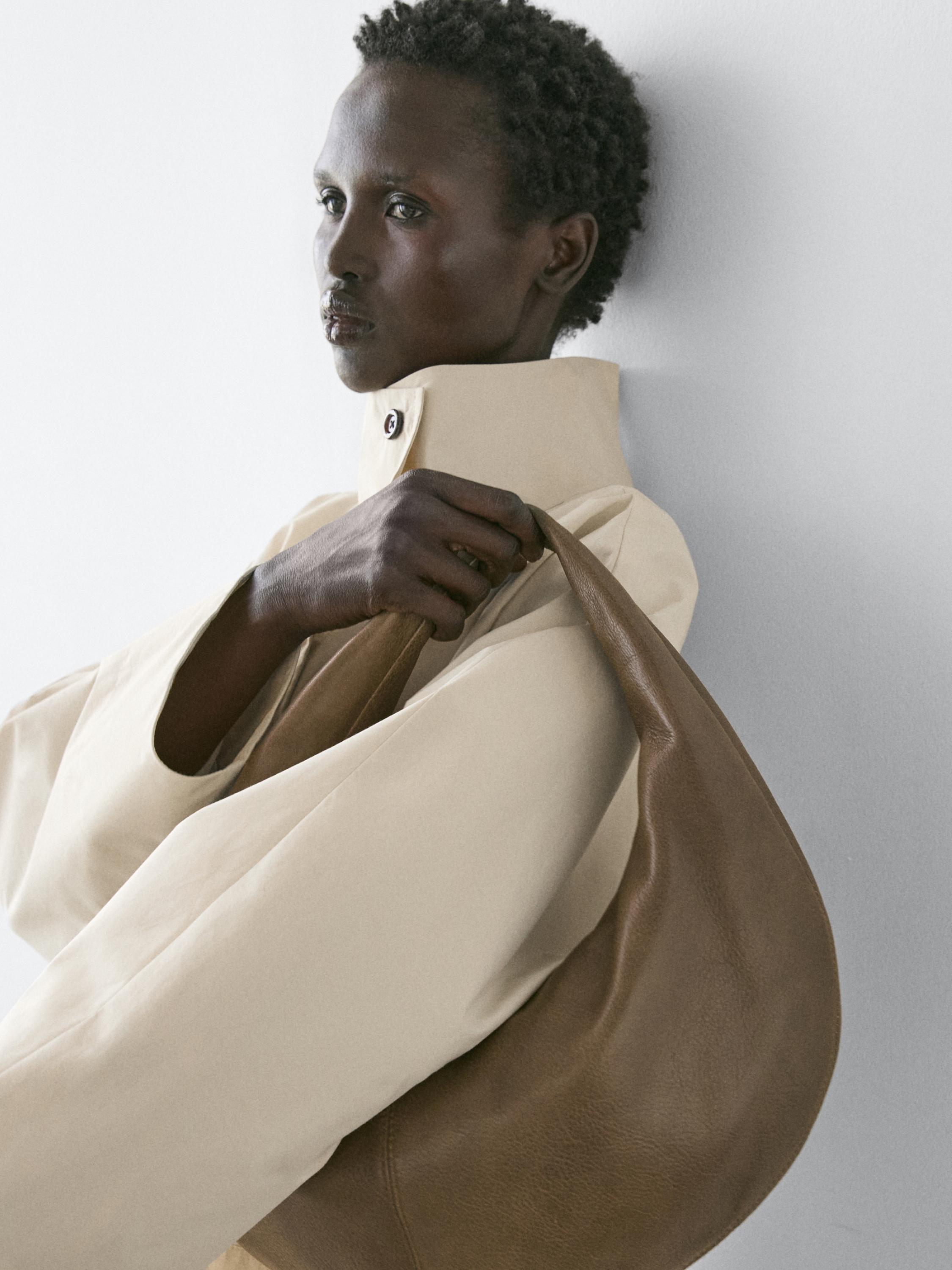 Sac demi-lune moyen en cuir nappa