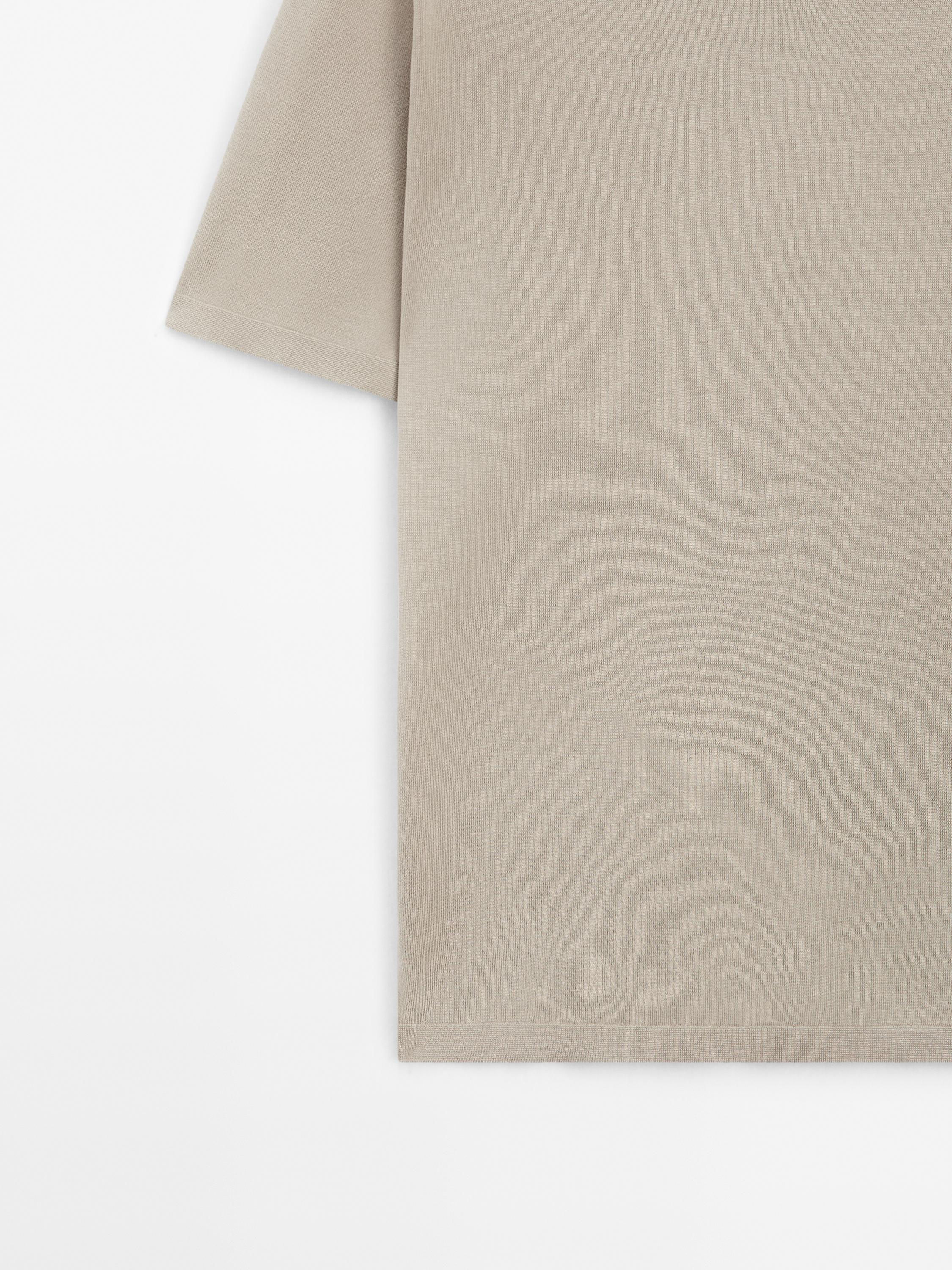 100% cotton knit T-shirt