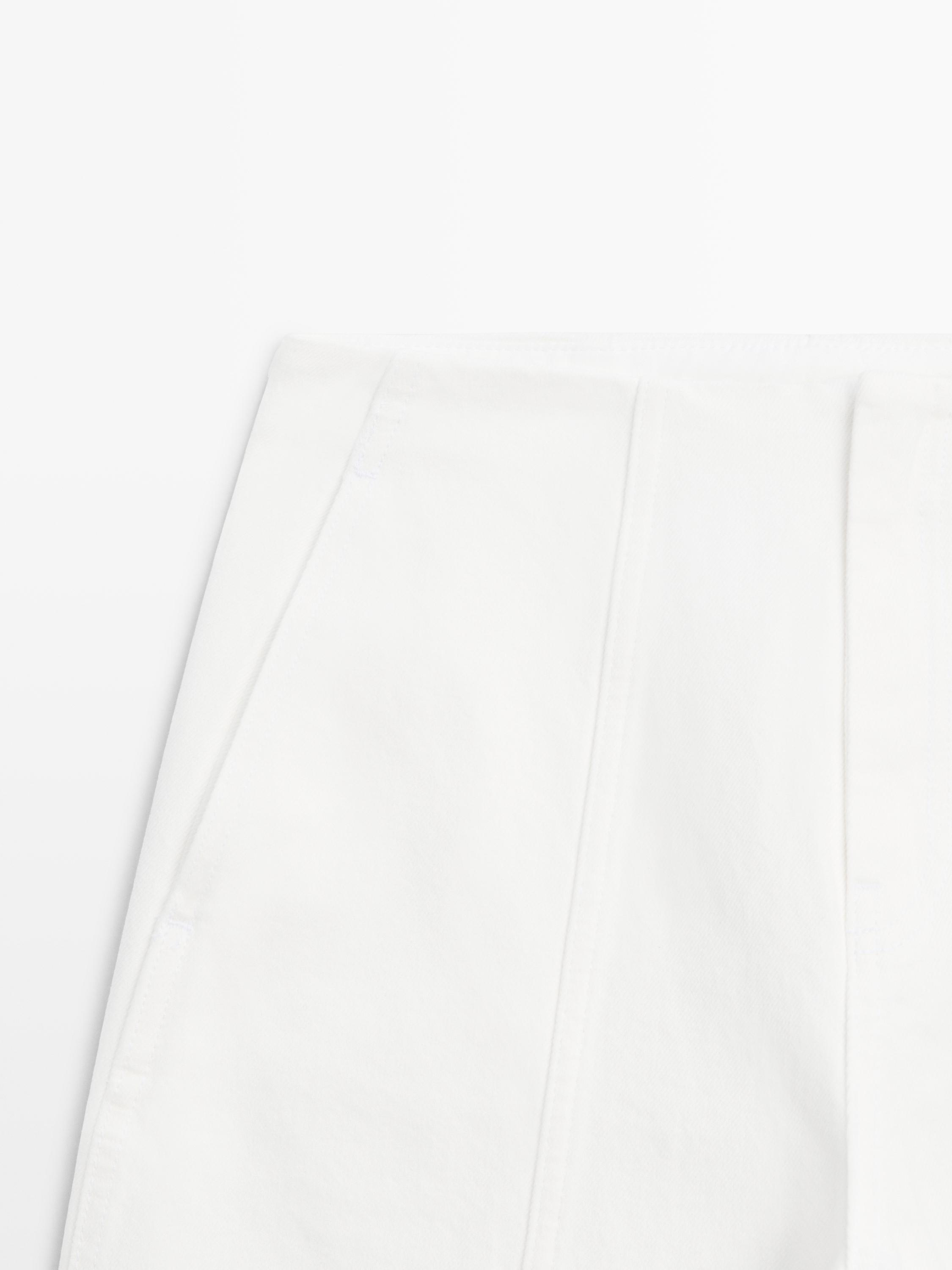 Barrel fit jeans with seam details — Off white