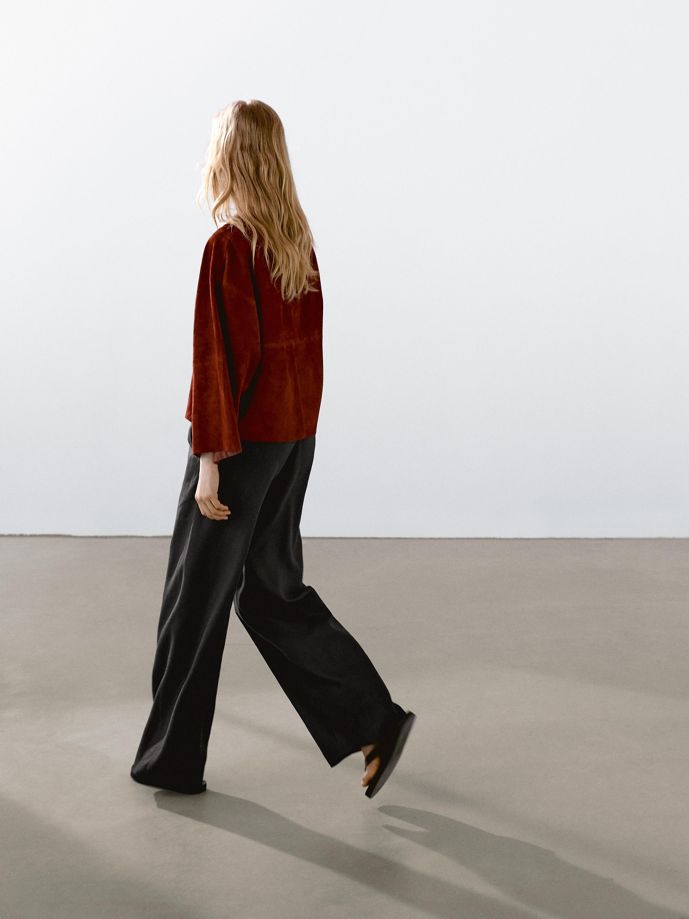 Flowing 100% linen pleated trousers