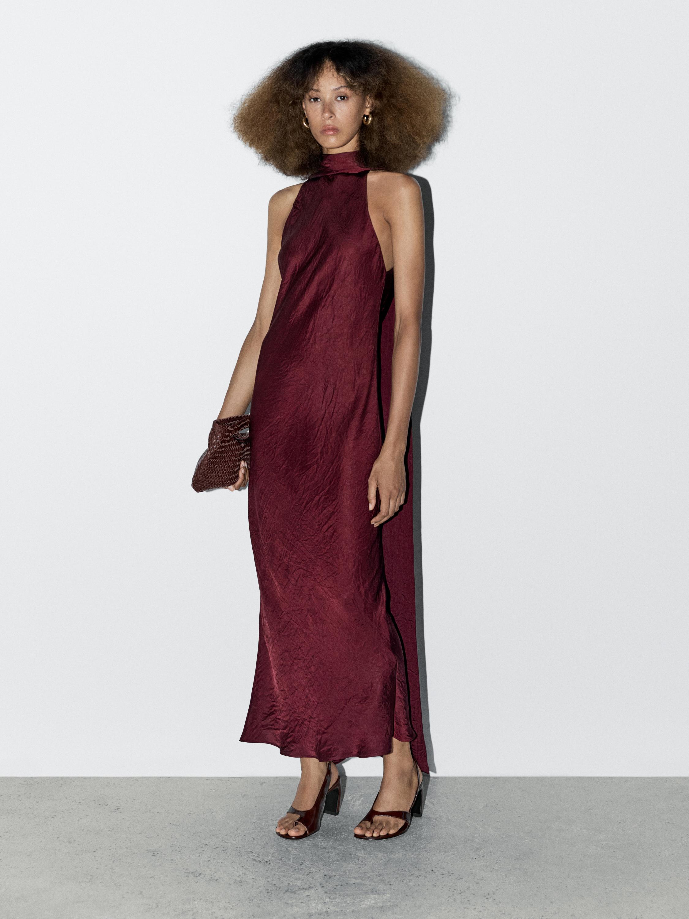 Długa sukienka z dekoltem halter − STUDIO