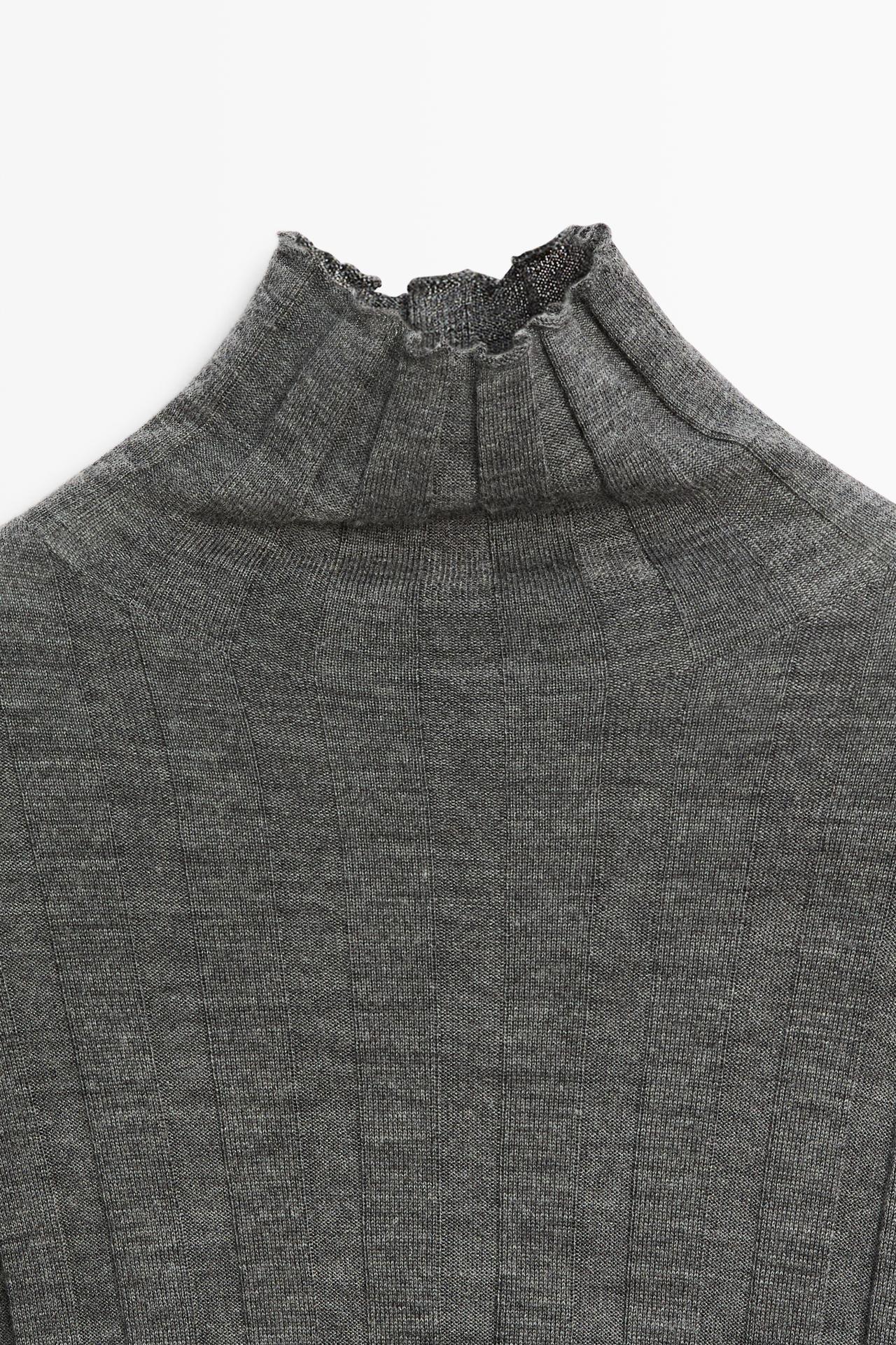 Ribbed high neck knit sweater — MEDIUM GREY