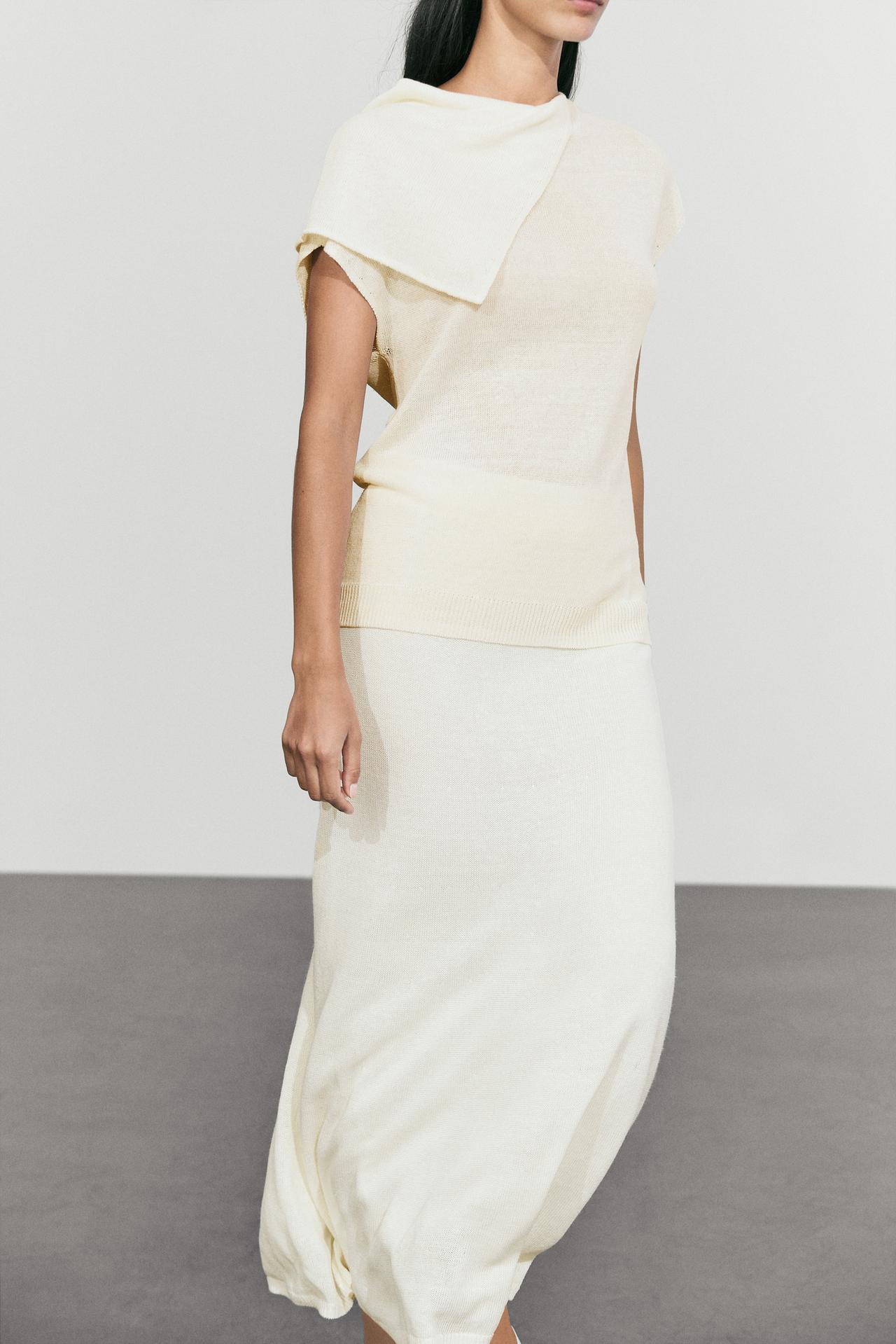 Flowing top with asymmetric neckline — Off white
