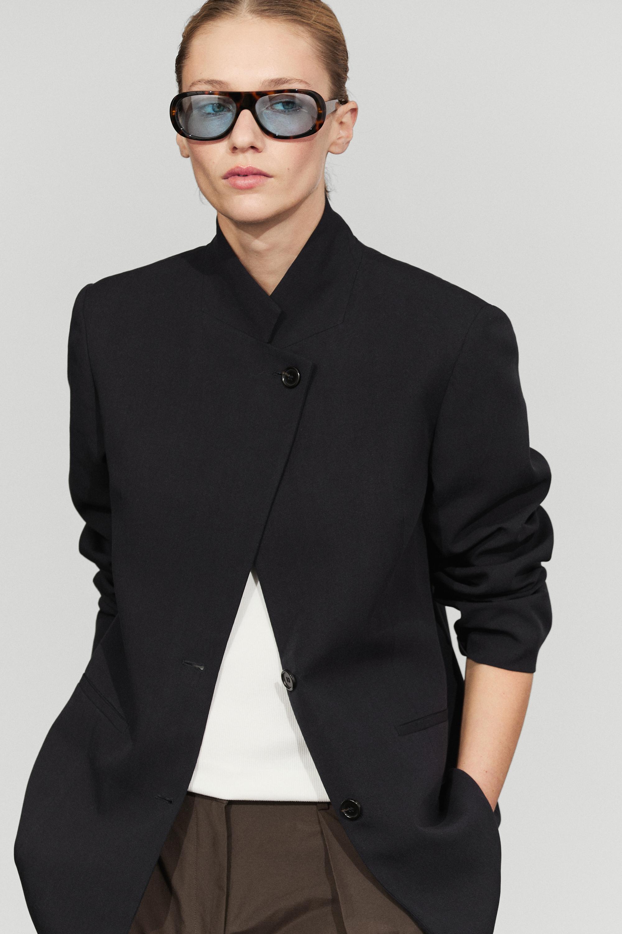 Flowy button-detail blazer