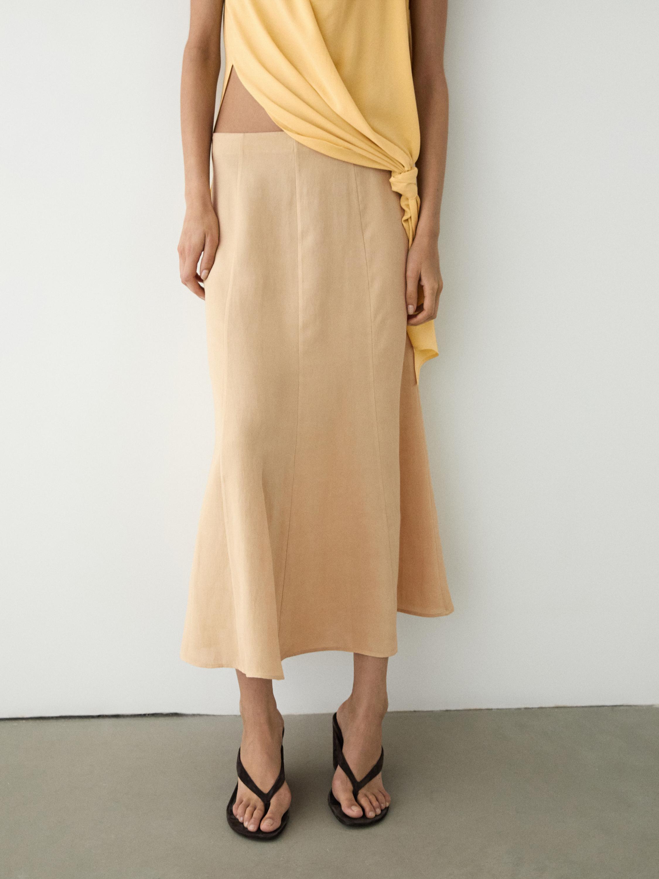 Flowing flared skirt — PALE YELLOW