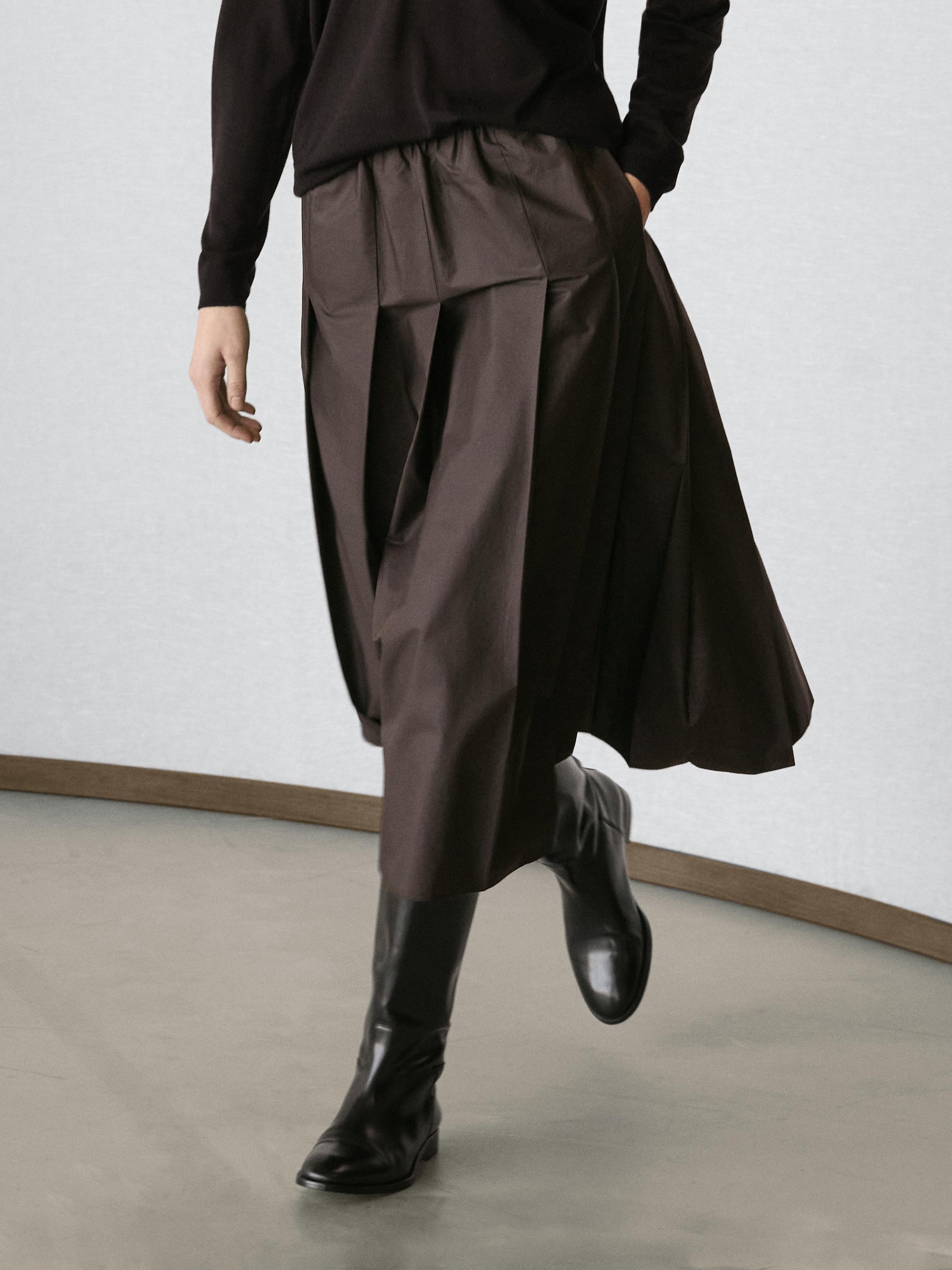 Box pleat technical fabric midi skirt
