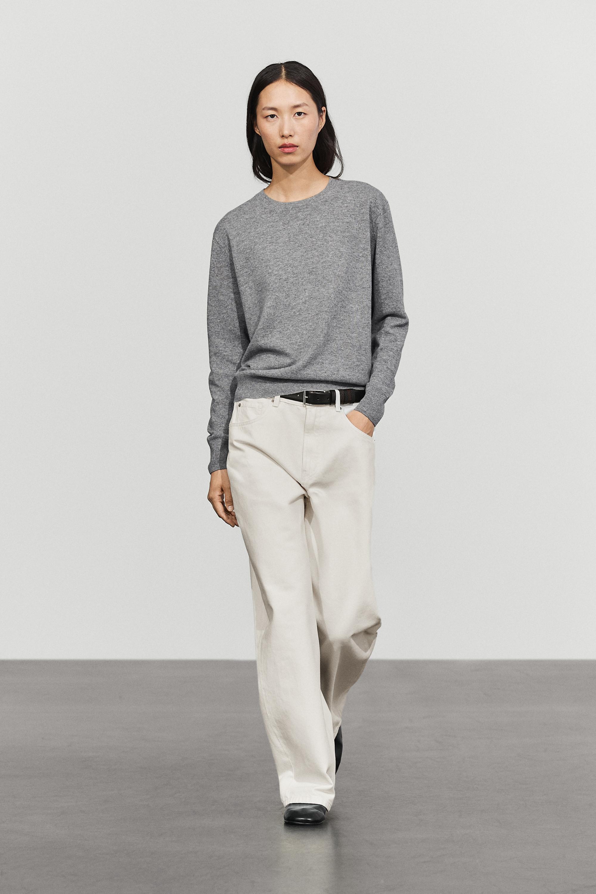 Wool blend knit sweater with round neck