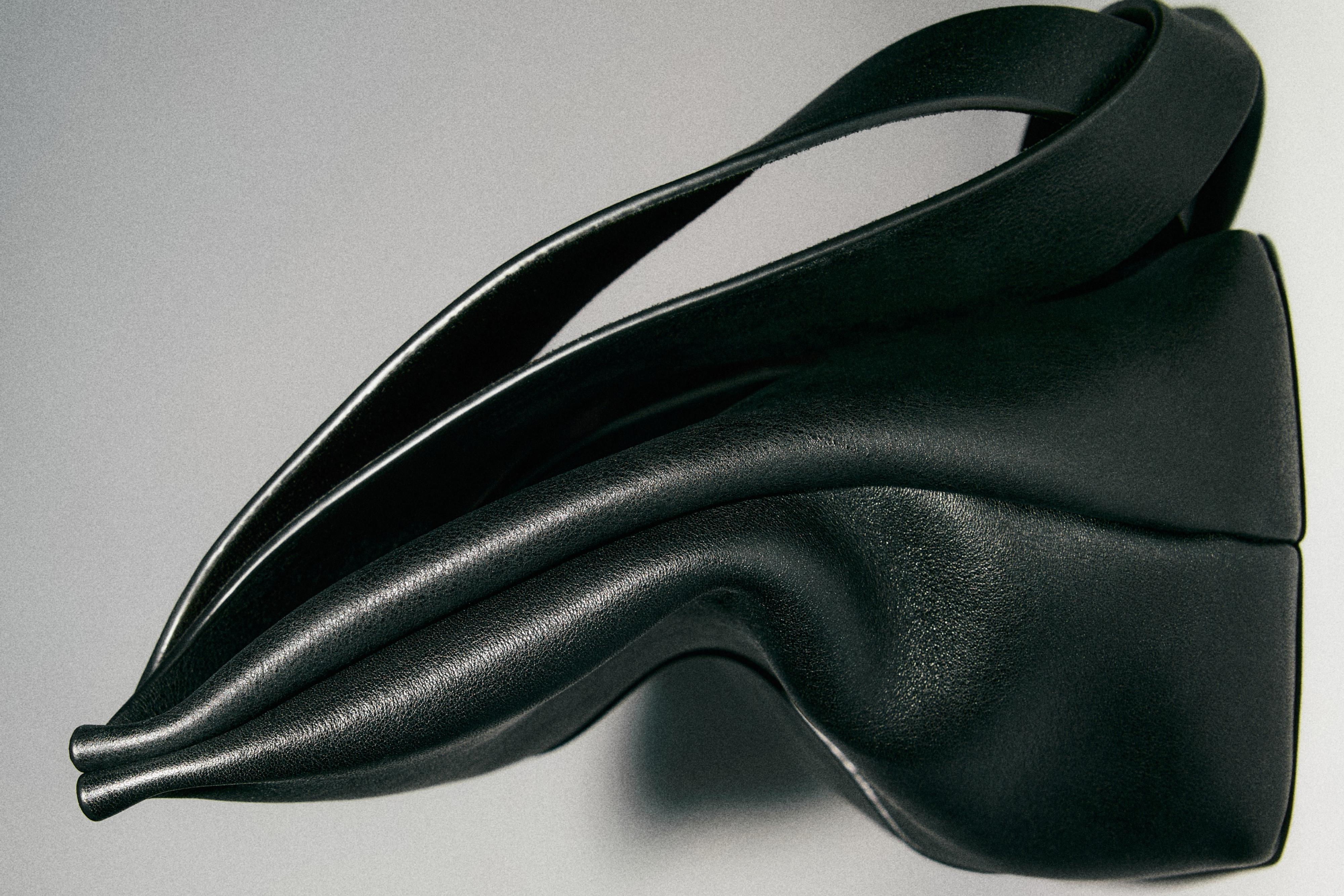 Nappa leather tote bag — BLACK
