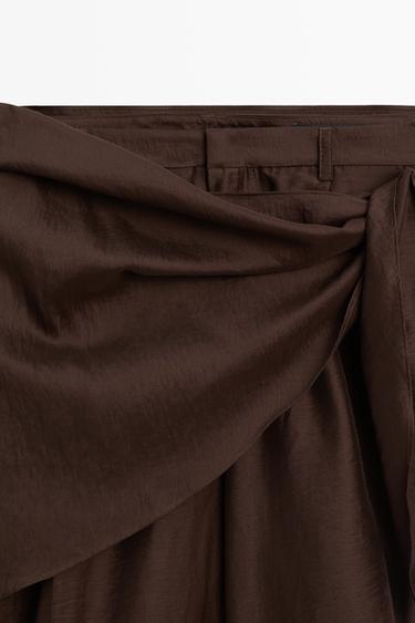 Long flowing Bermuda shorts with scarf detail — Chocolate 4