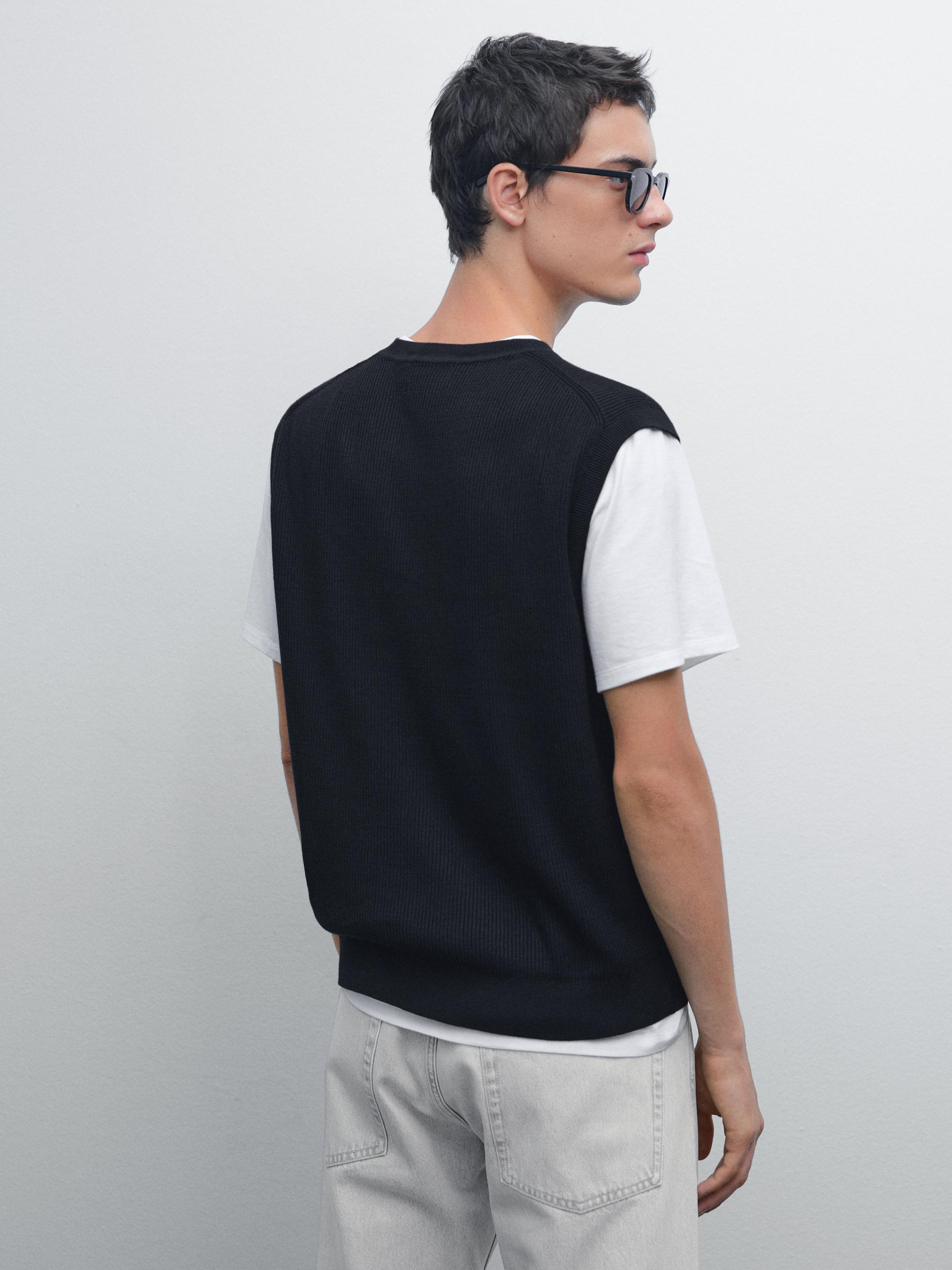 V-neck knit vest