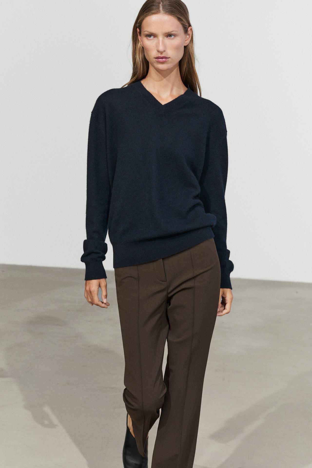 100% cashmere knit sweater — DEEP BLUE