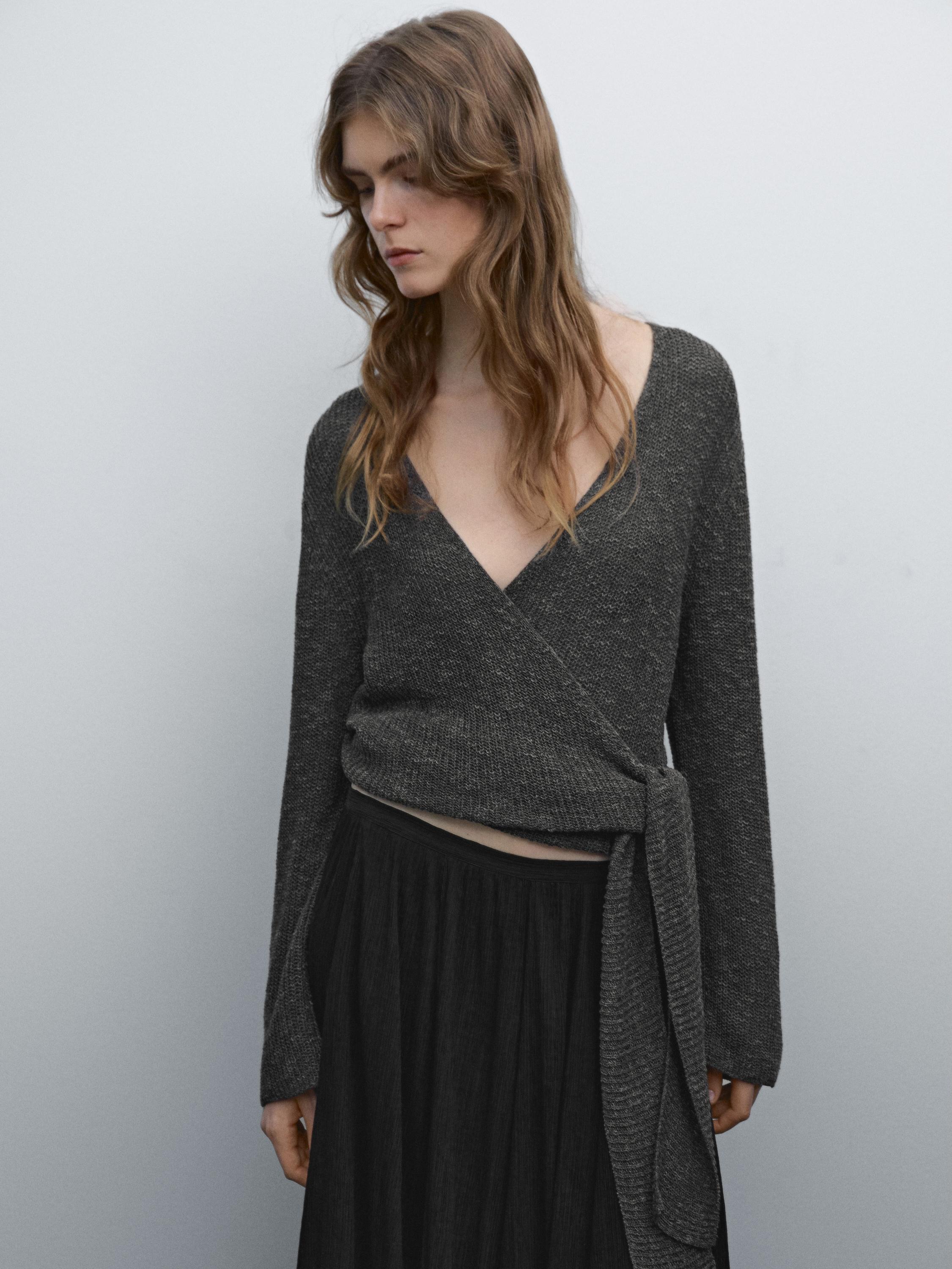 Voluminous pleated midi skirt