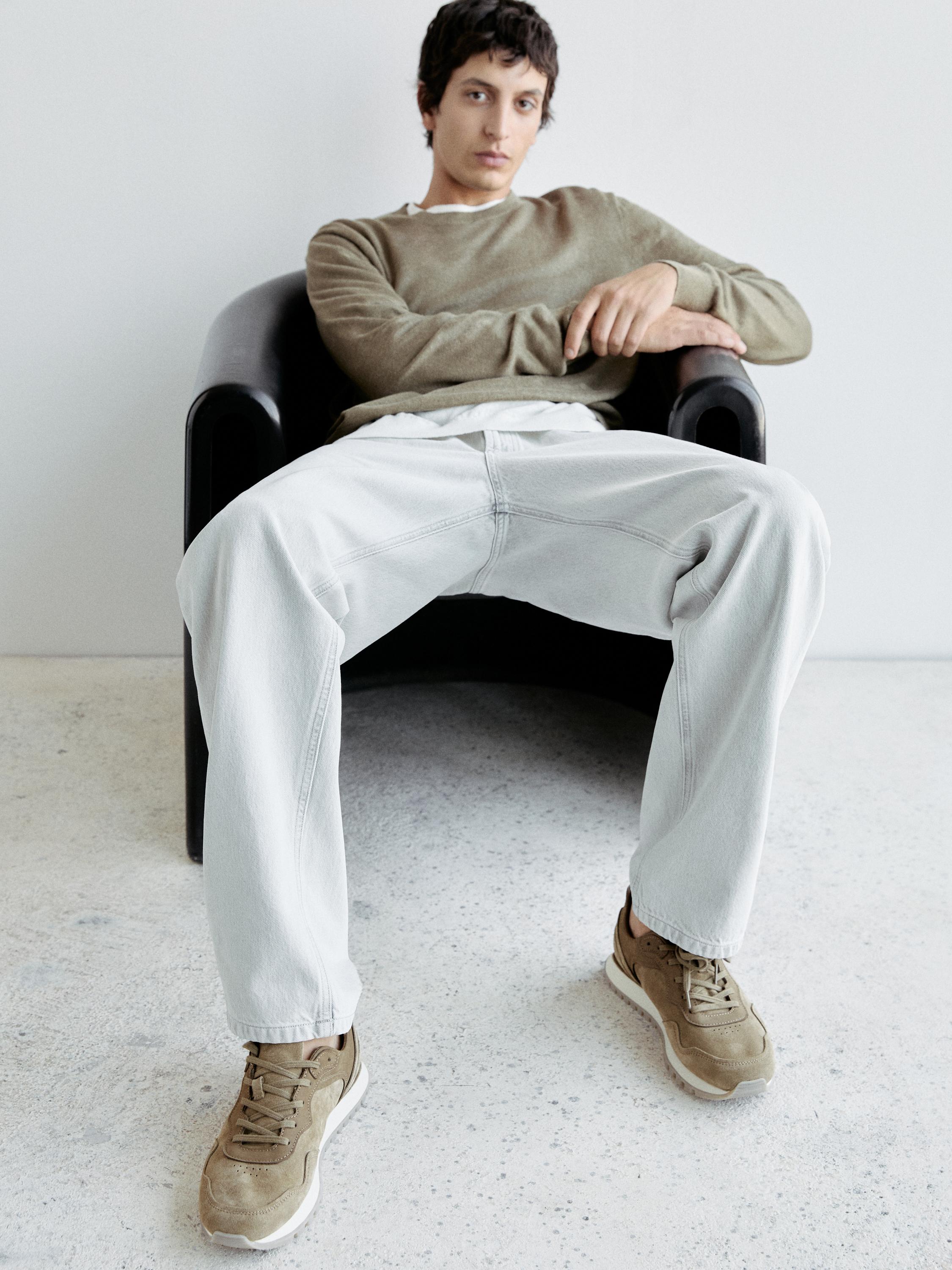 Sportiska stila apavi no raupjas zamšādas