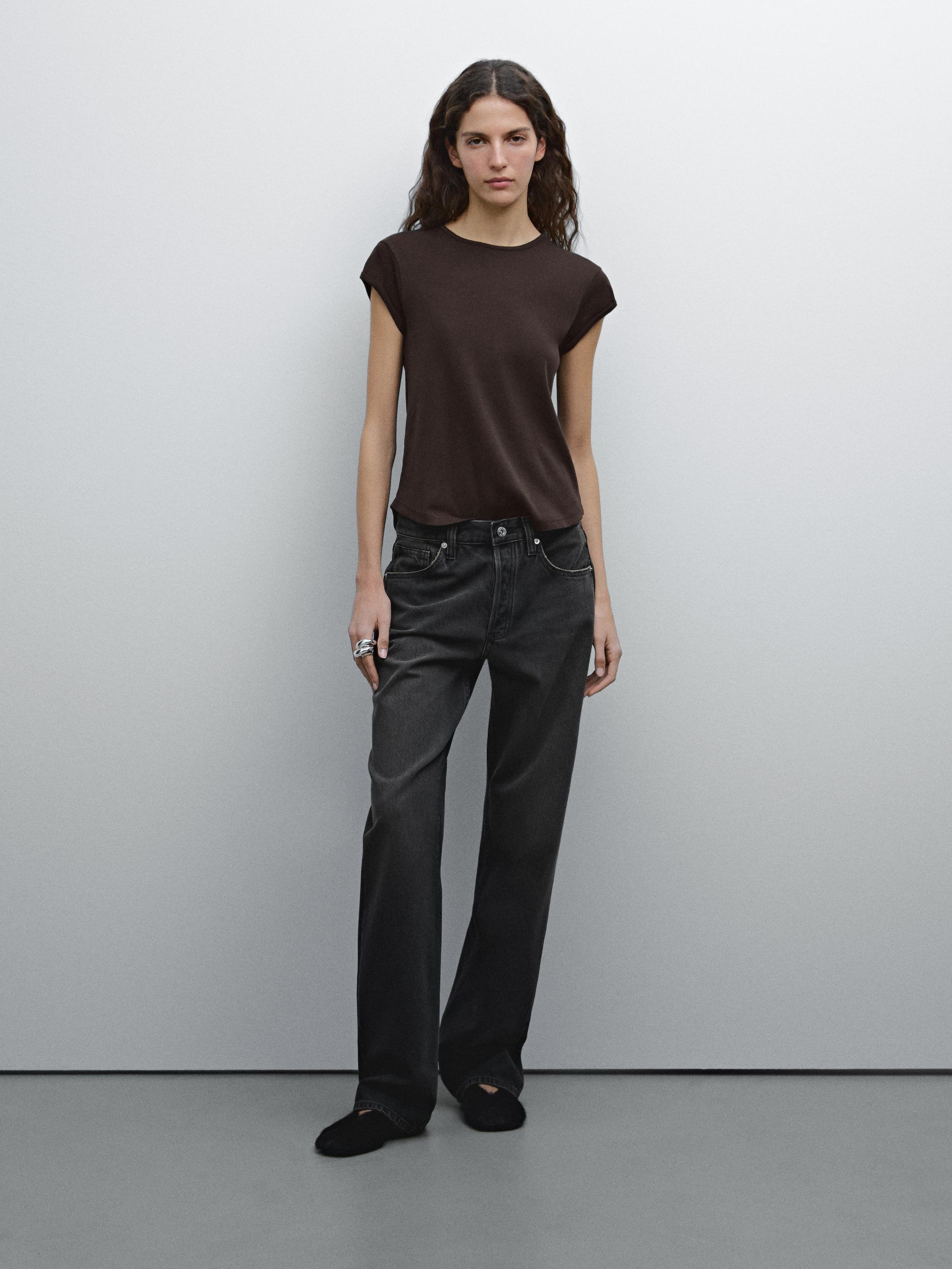 T-shirt 100 % coton arrondi dans le bas