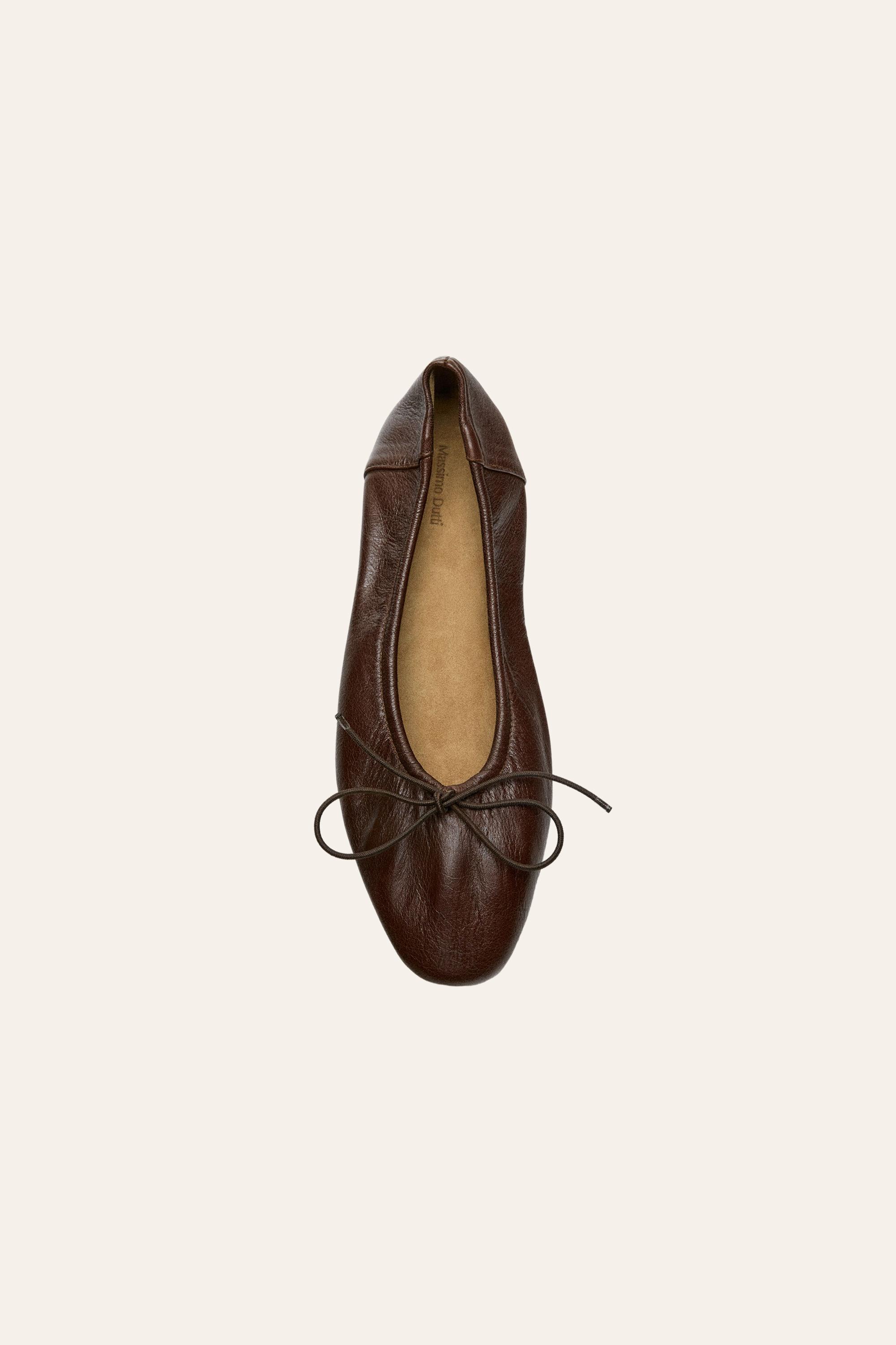 Gathered ballet flats with bow — BROWN