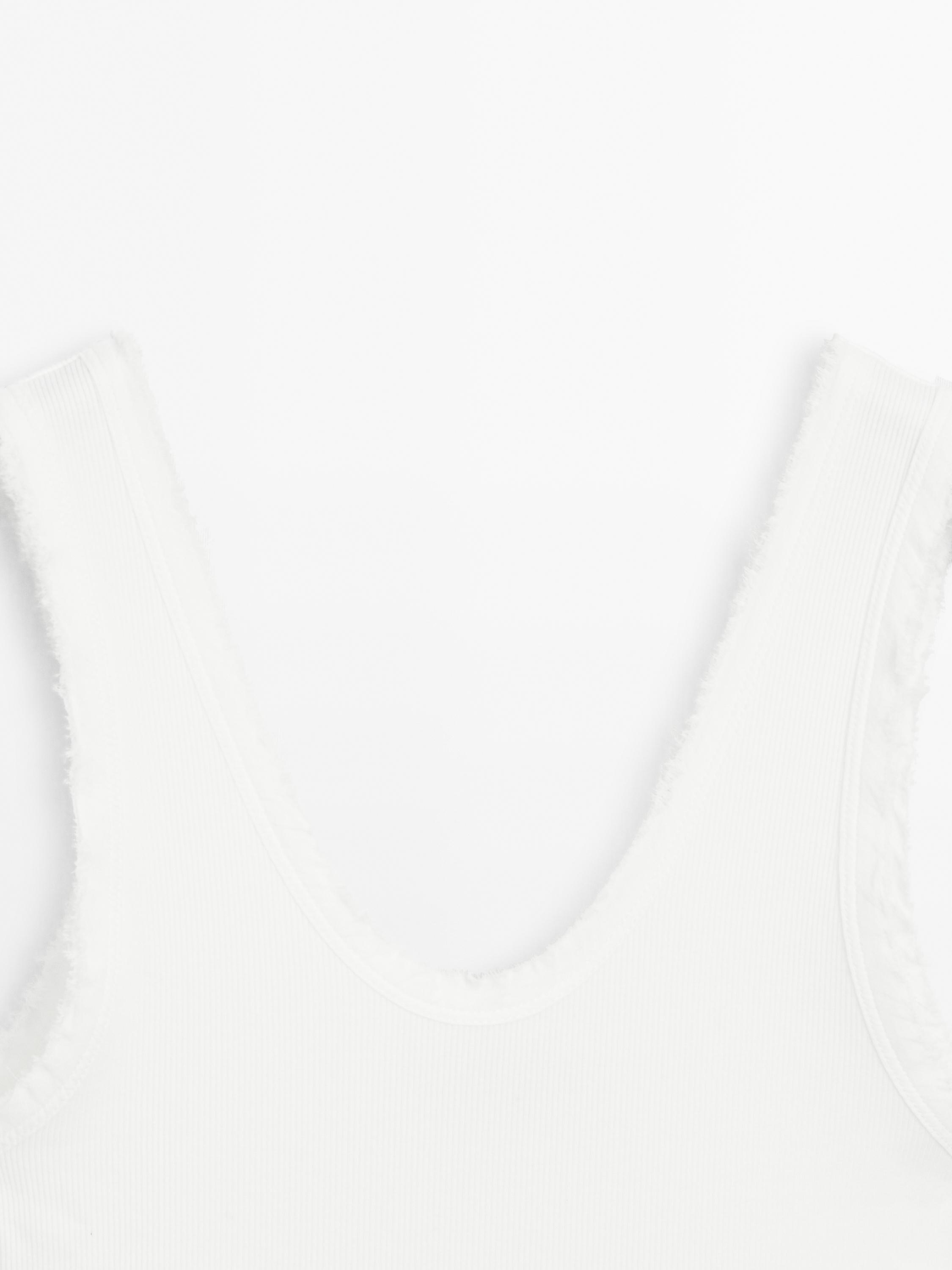 Cotton blend top with frayed piping