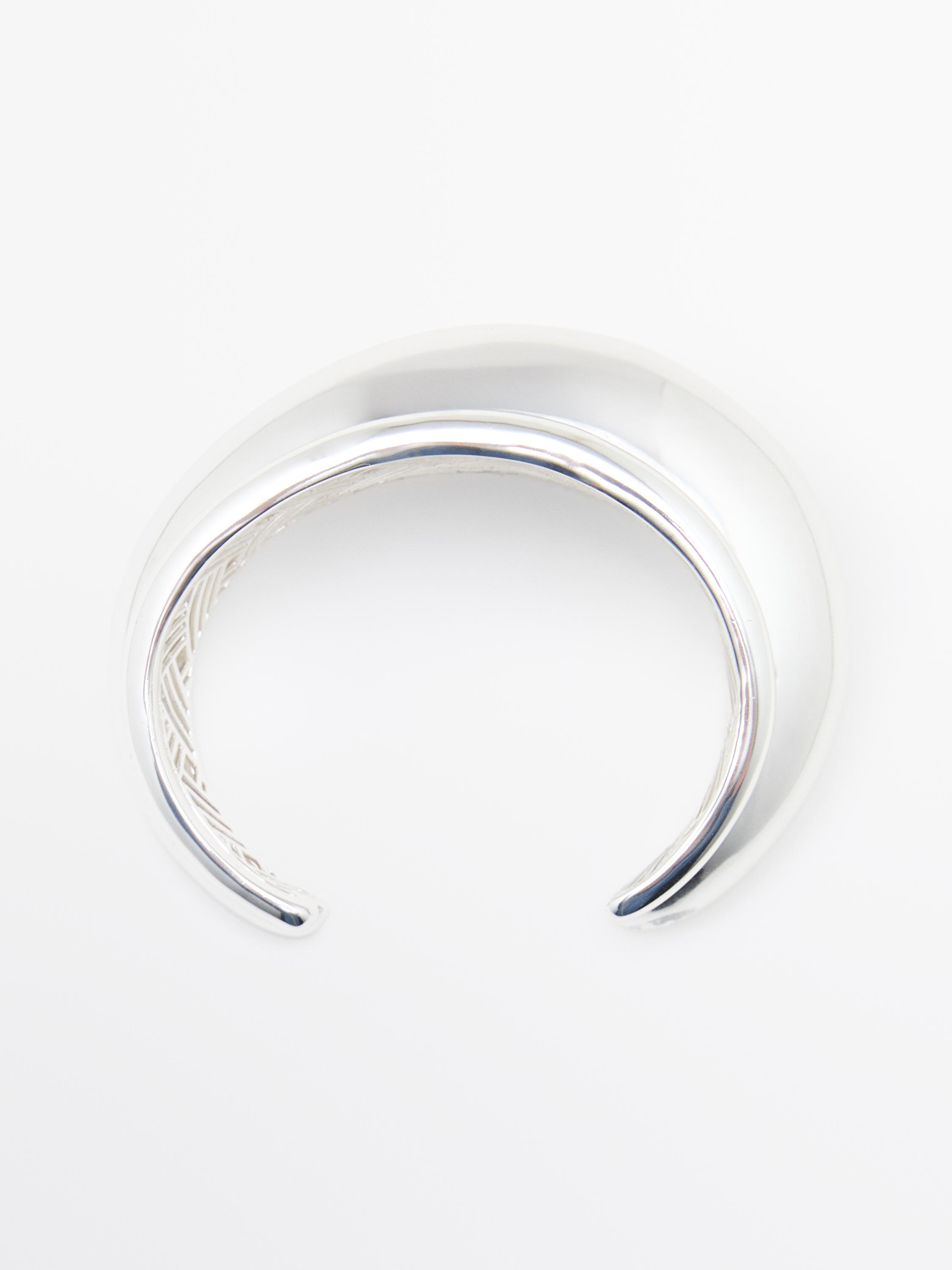 Bracelet rigide volume