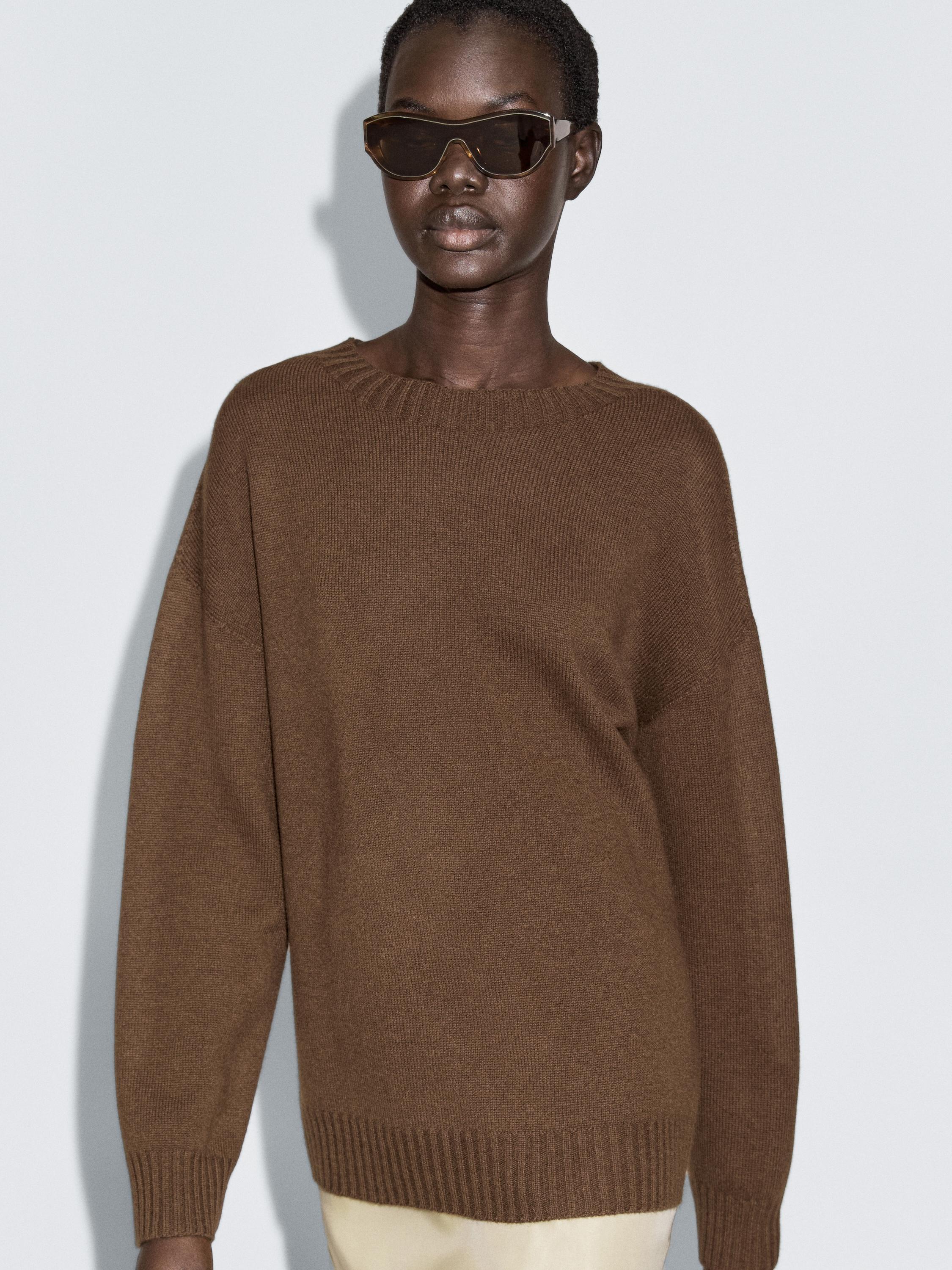 سويتر من الصوف المخلوط بياقة دائرية