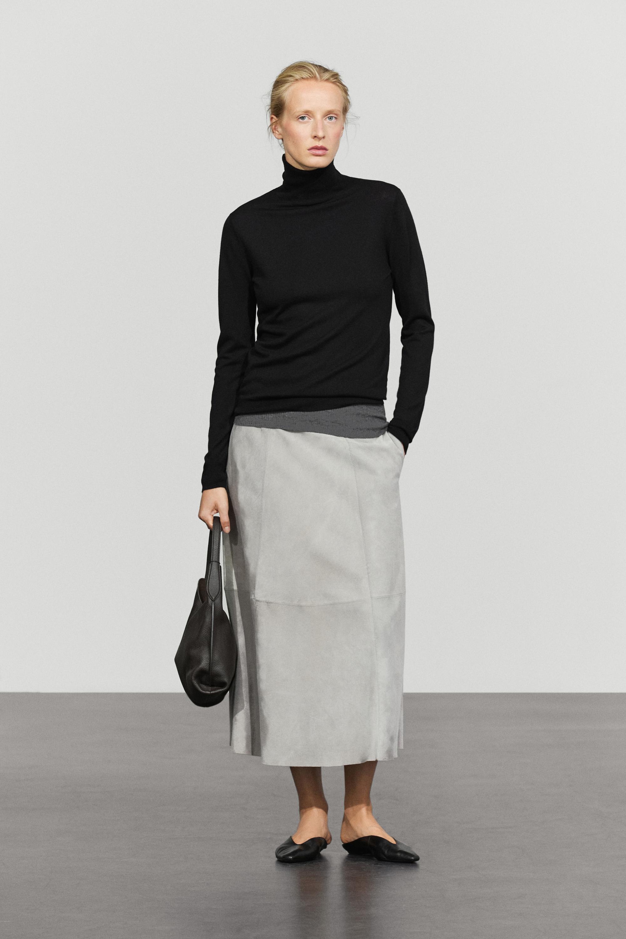 Wool-blend turtleneck knit sweater — BLACK