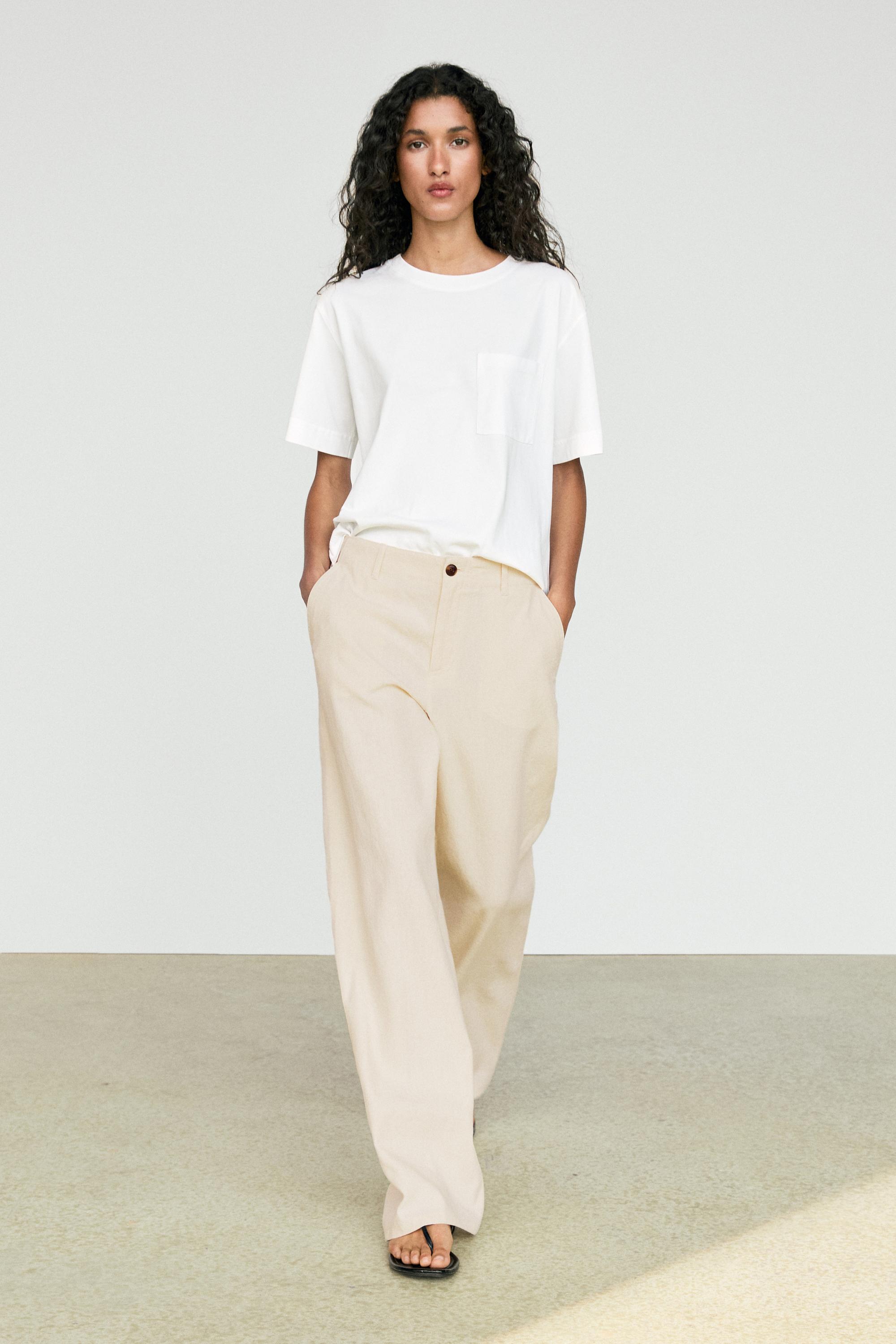 Short sleeve T-shirt with pocket detail