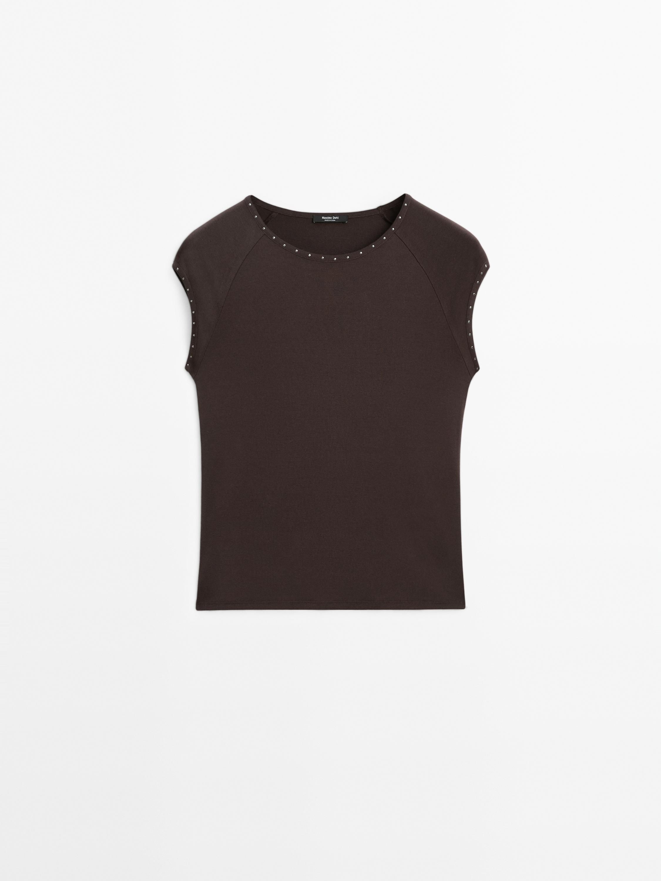 Short sleeve t-shirt with studs detail