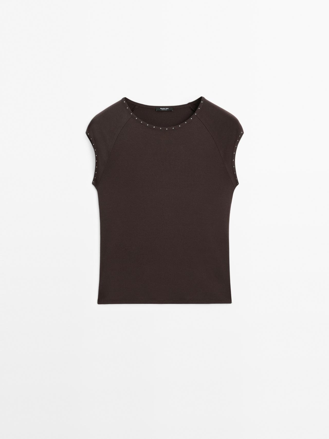 Massimo Dutti - Dame - Kortærmet T-Shirt Med Nitter - Chokolade - S