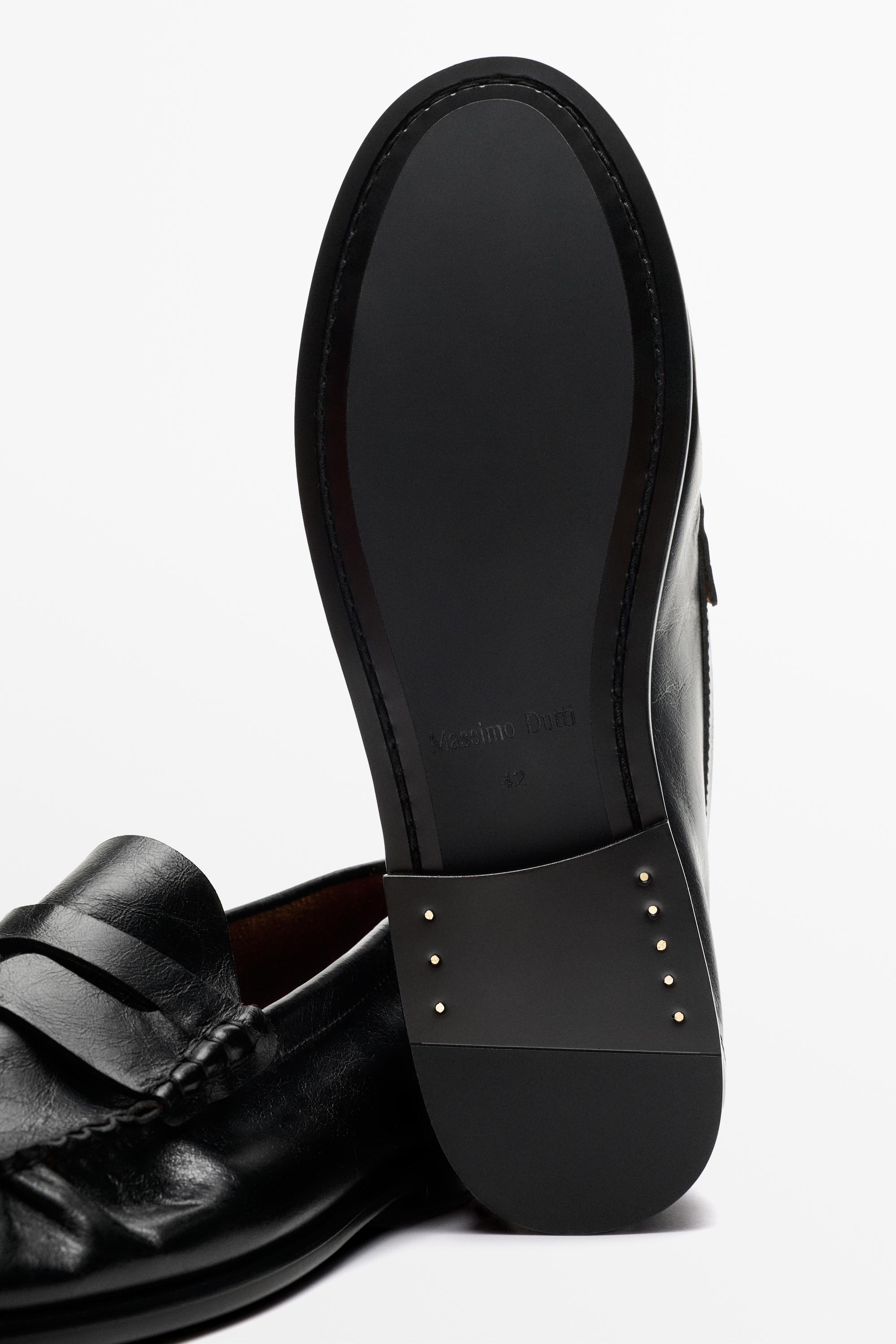 Soft leather shirred loafer — BLACK
