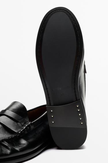 Soft leather shirred loafer — BLACK 8