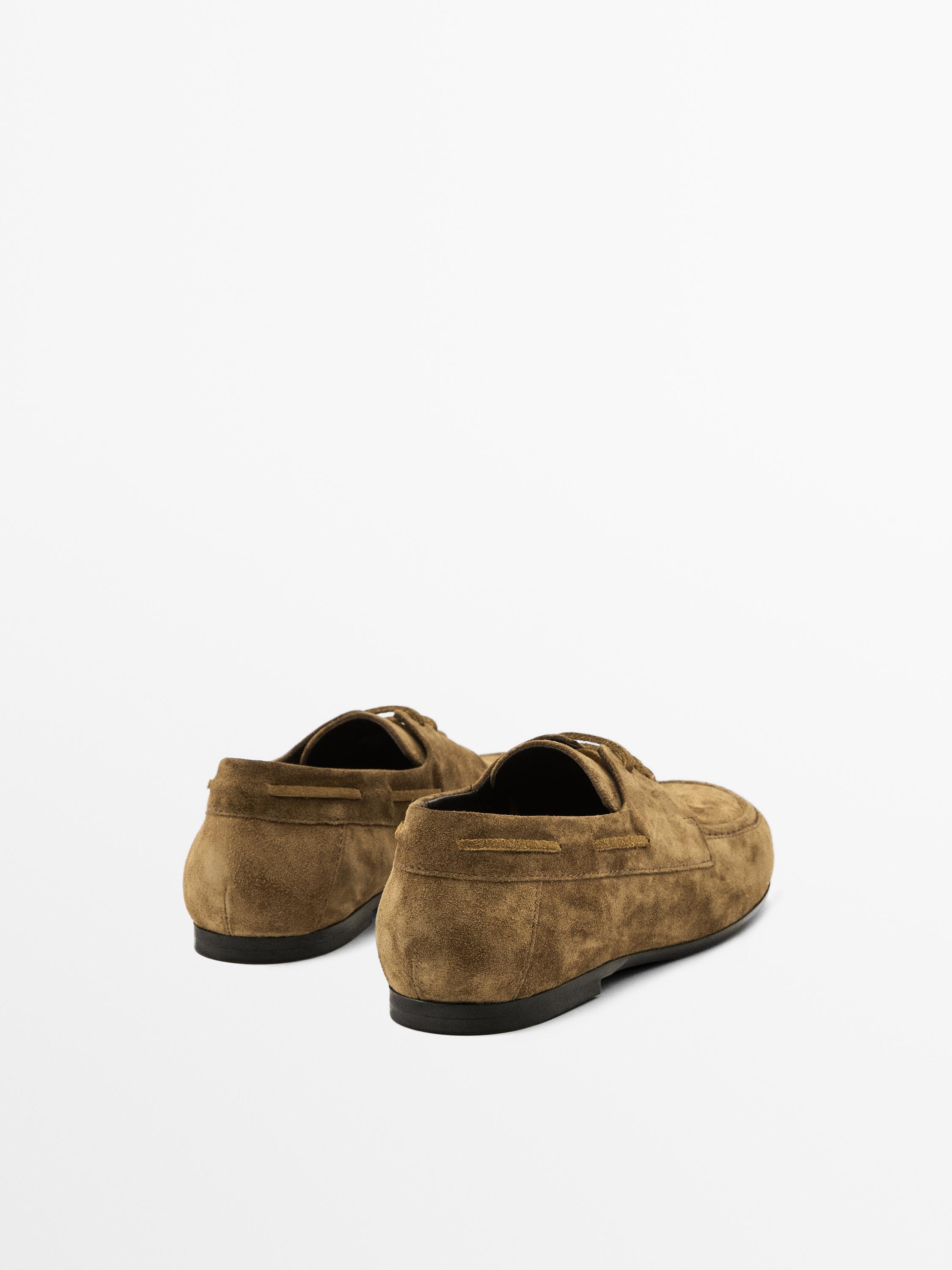 Leather deck shoes