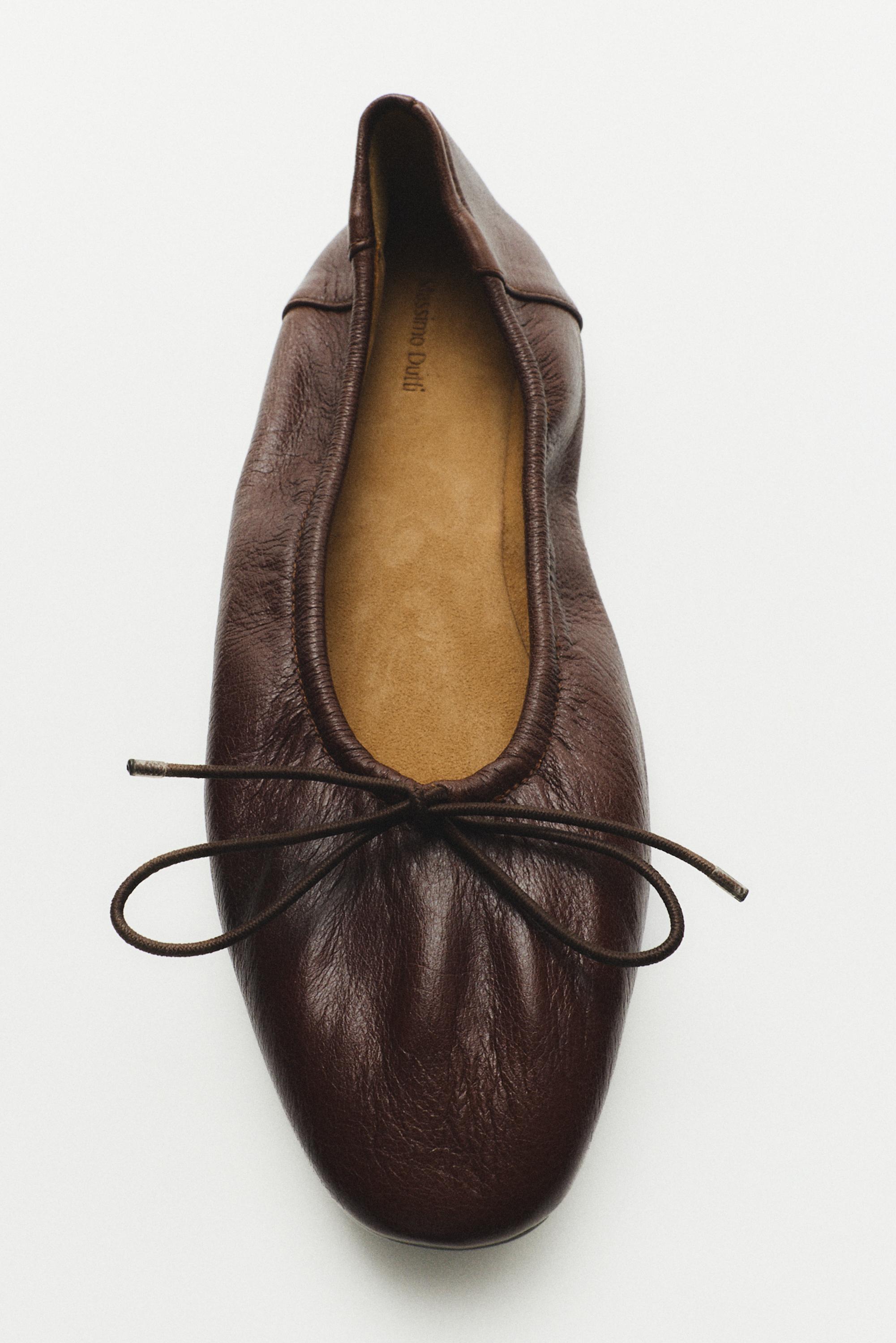 Gathered ballet flats with bow — BROWN