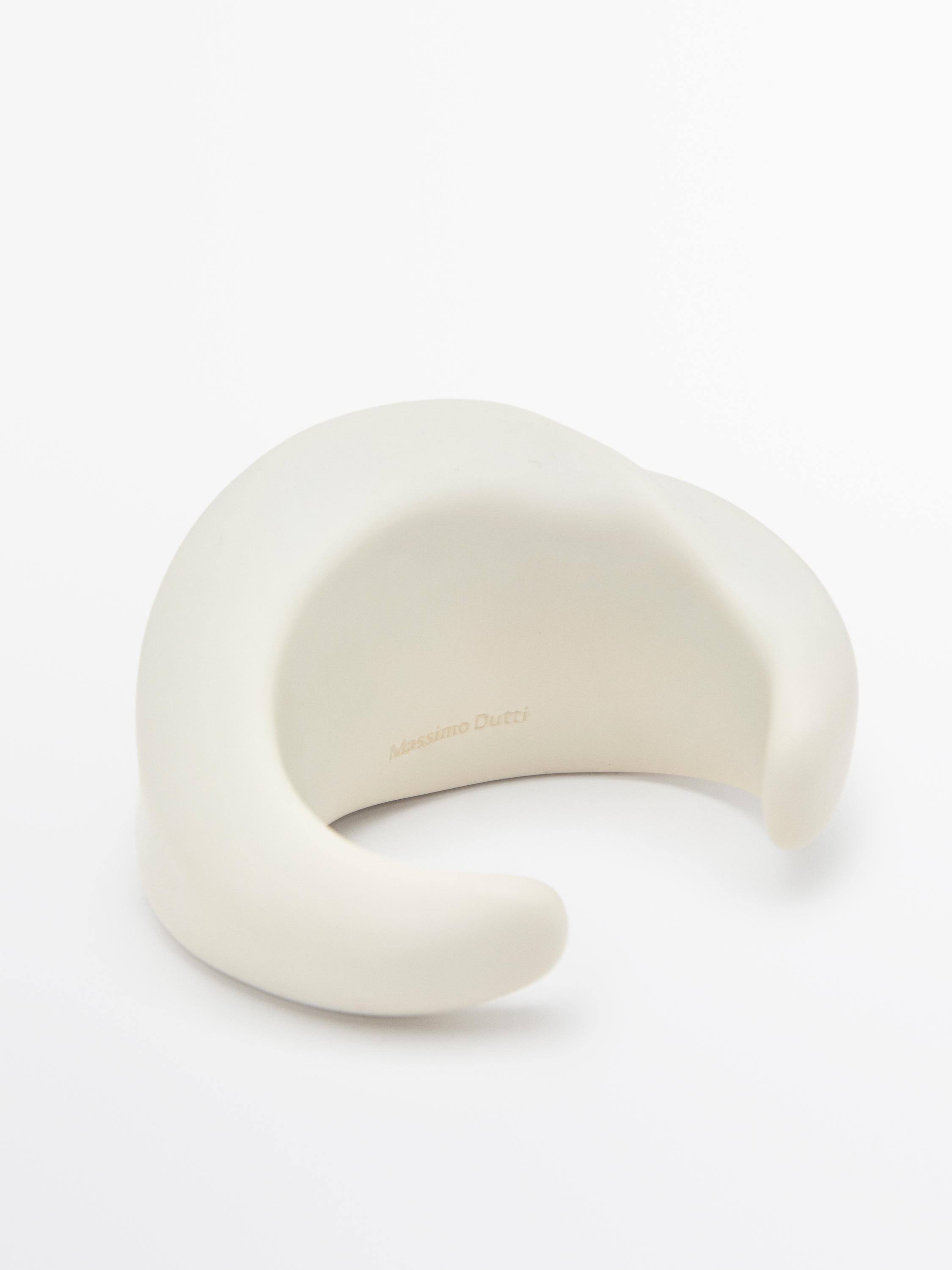 Wide moulded bracelet — CREAM