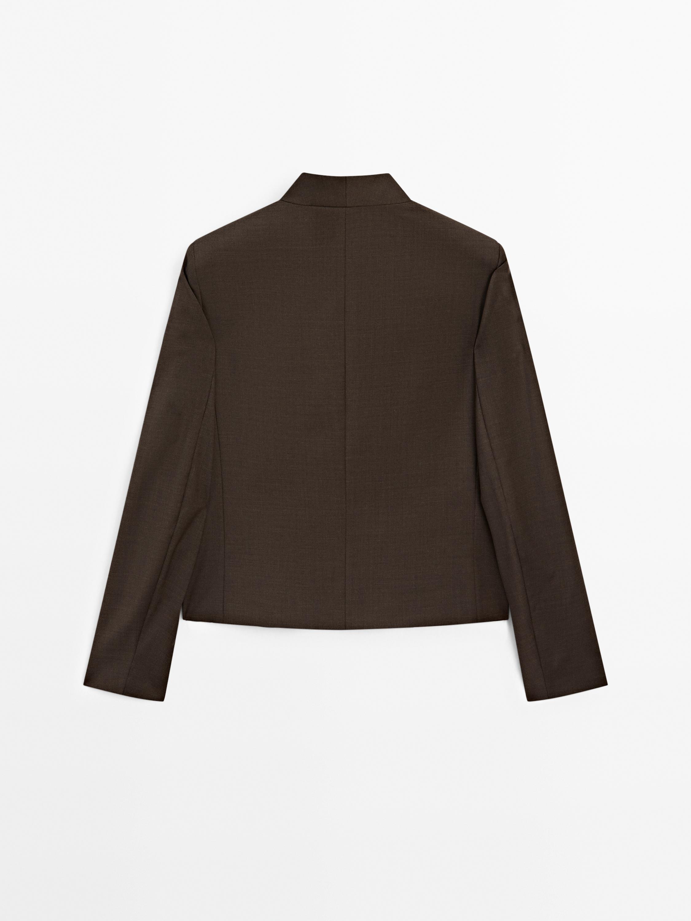 Krótka dwurzędowa marynarka − Studio