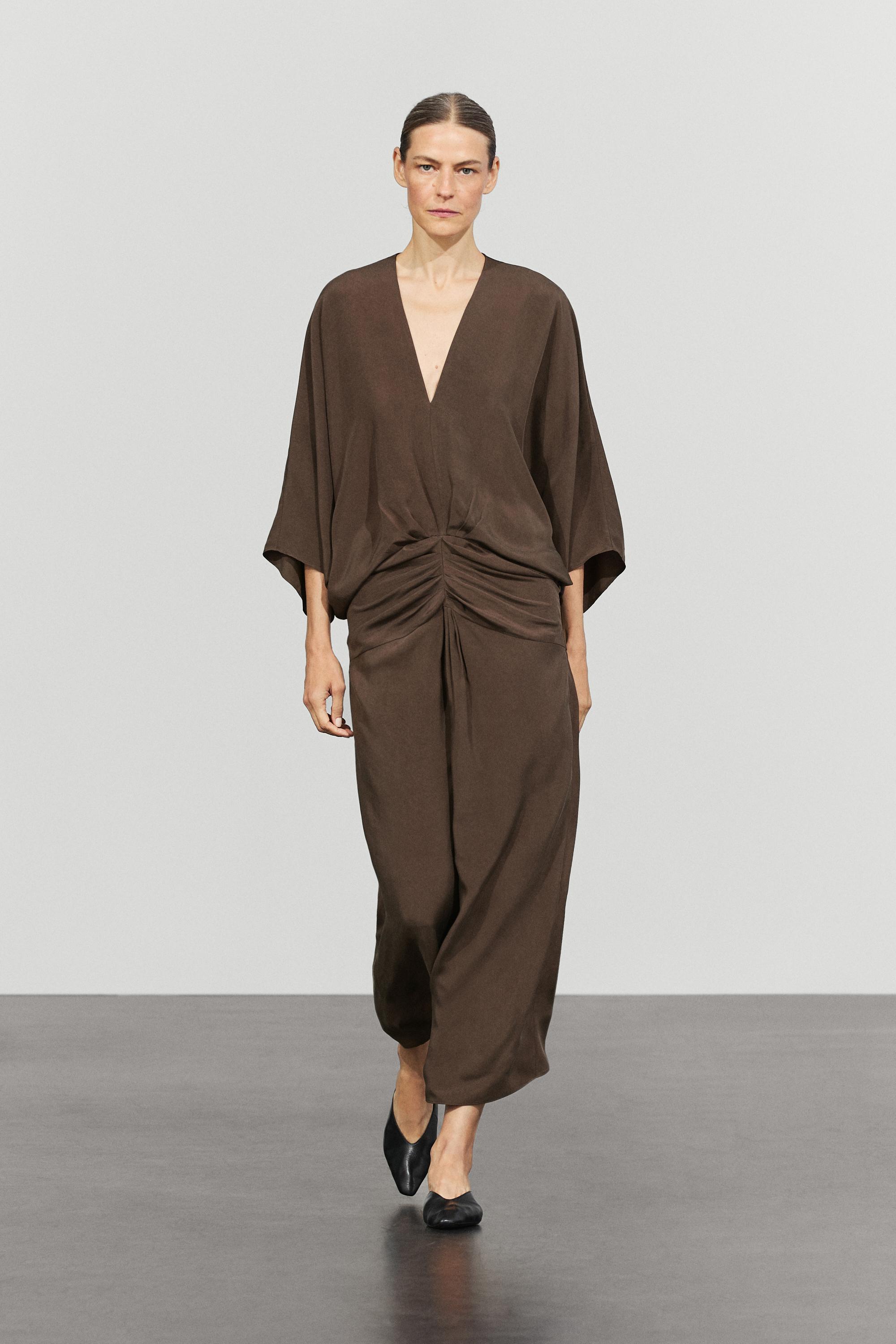Fluid midi dress with gathered sash