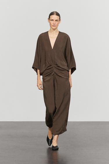 Fluid midi dress with gathered sash — Chocolate 1