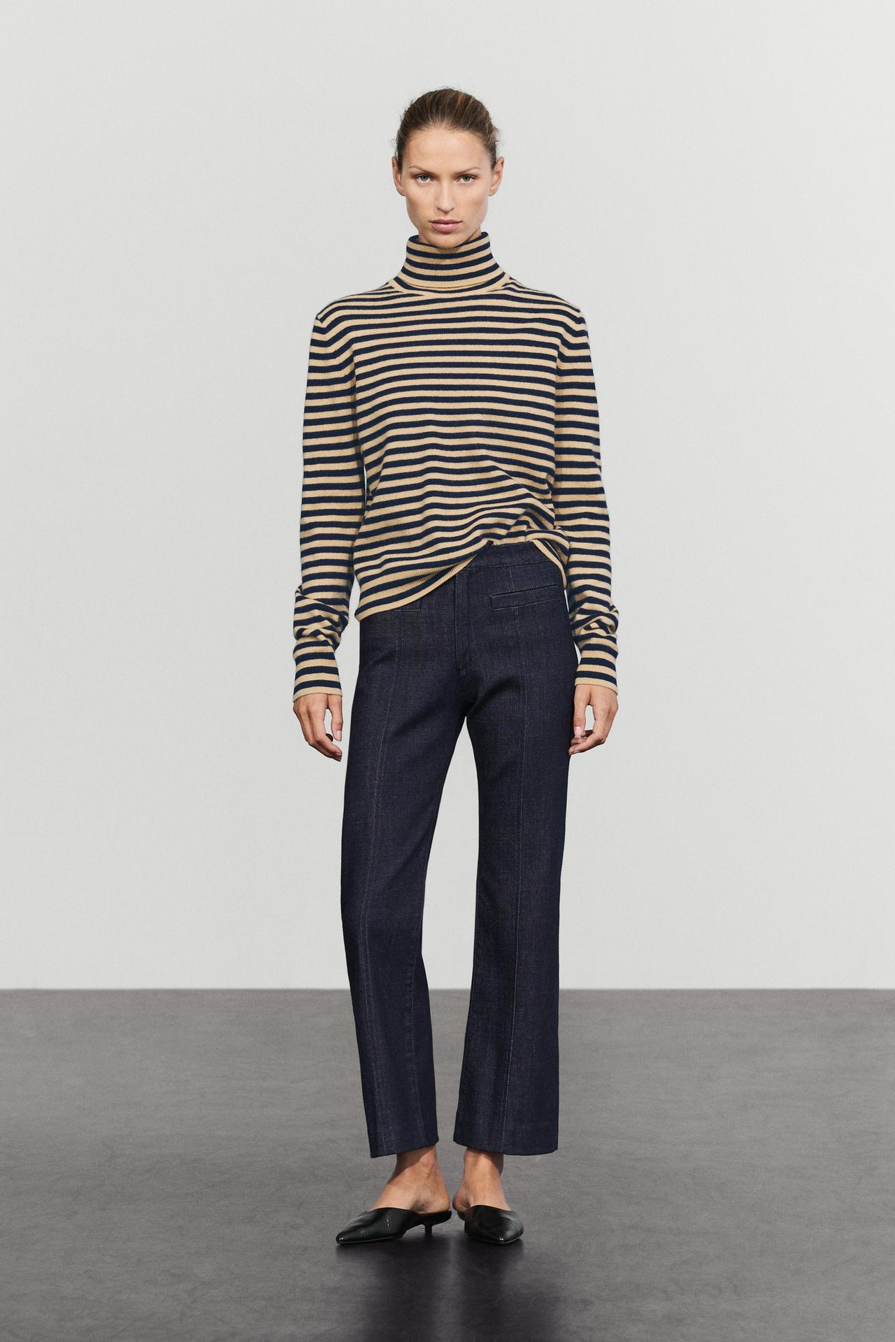 Wool-cashmere blend knit turtleneck sweater — NAVY BLUE