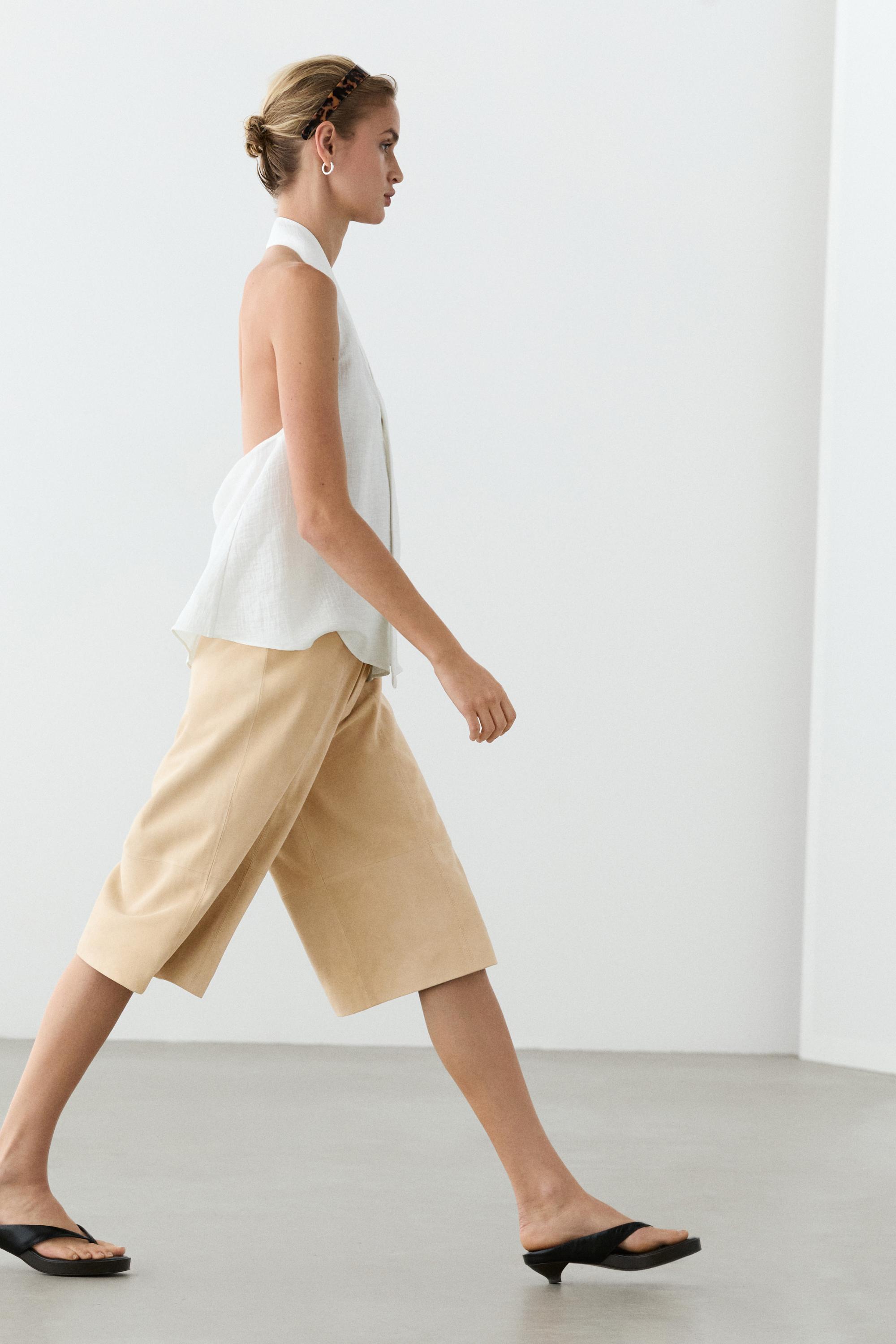 Long suede leather Bermuda shorts — BEIGE