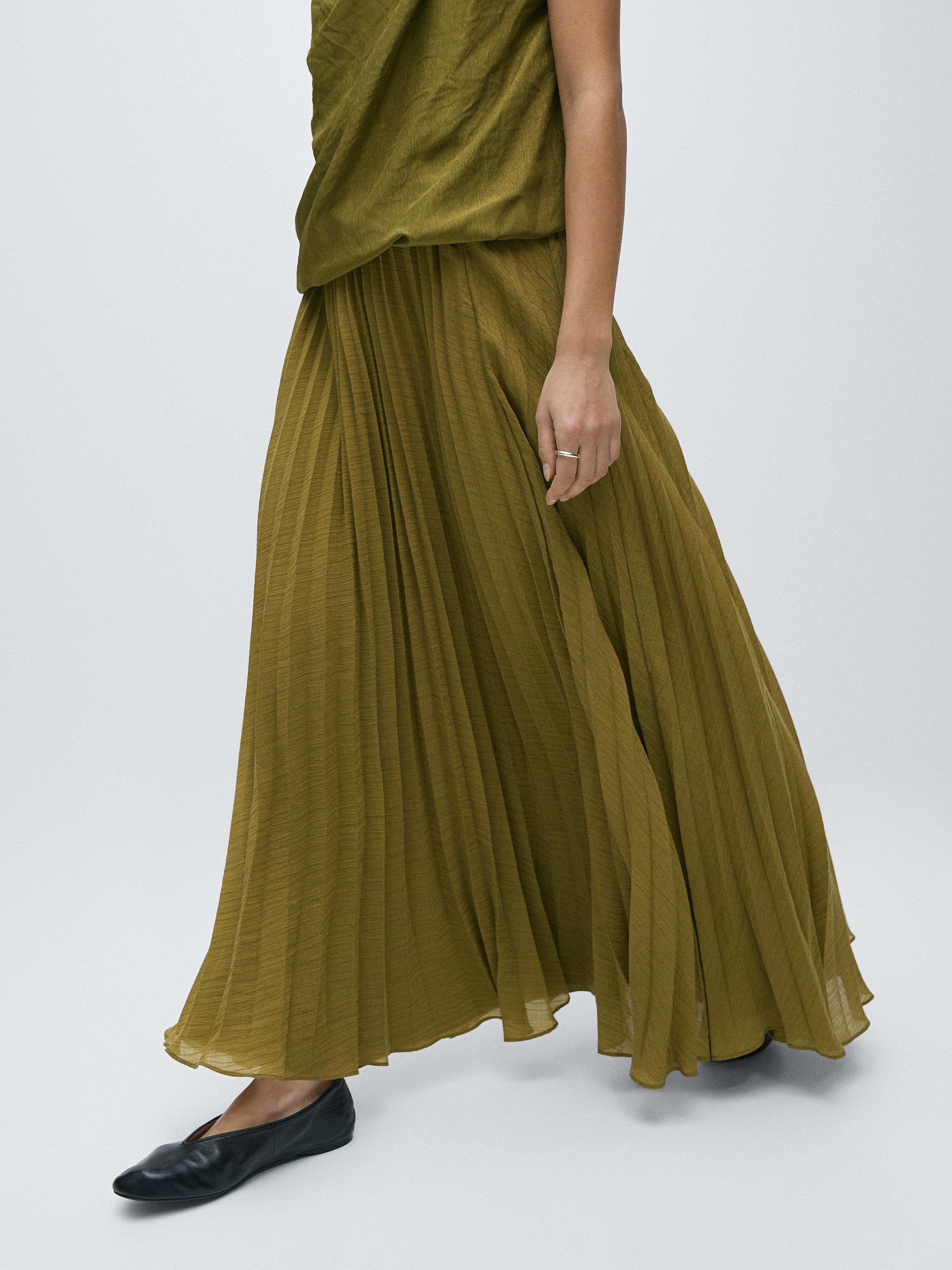 Long matching dress with pleated detail Green, Off White Dress | Massimo Dutti Long matching dress with pleated detail Green, Off White Dress | Massimo Dutti