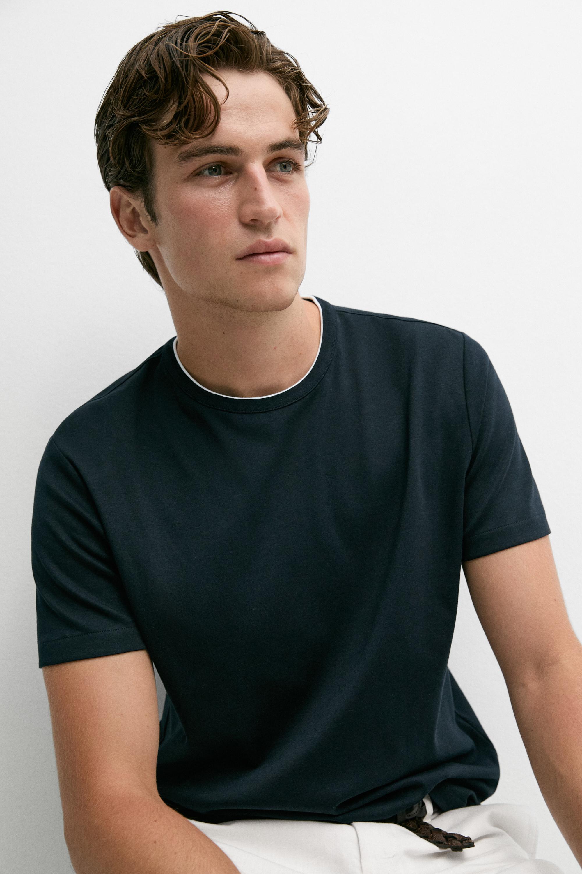 Contrast neck detail T-shirt — NAVY BLUE