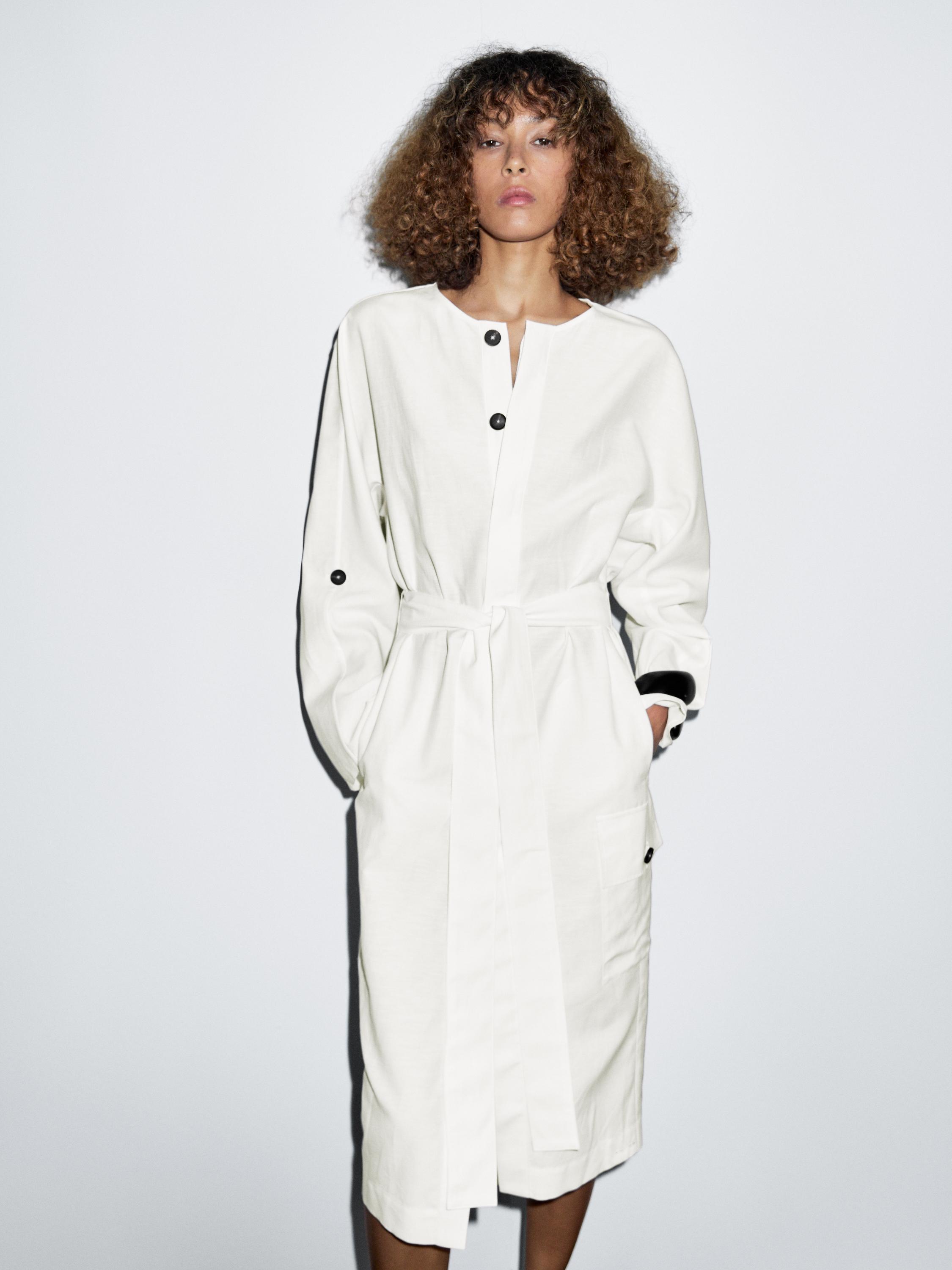 Shirt dress with contrast buttons