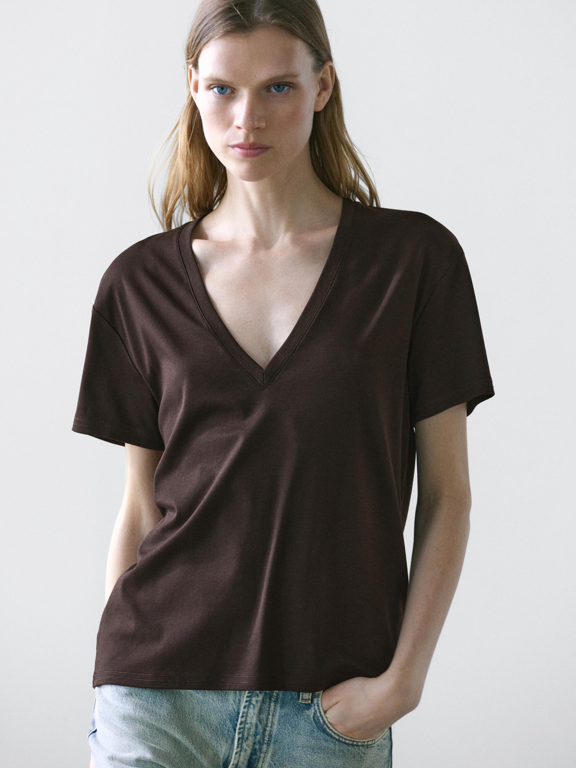 Flowing V-neck T-shirt
