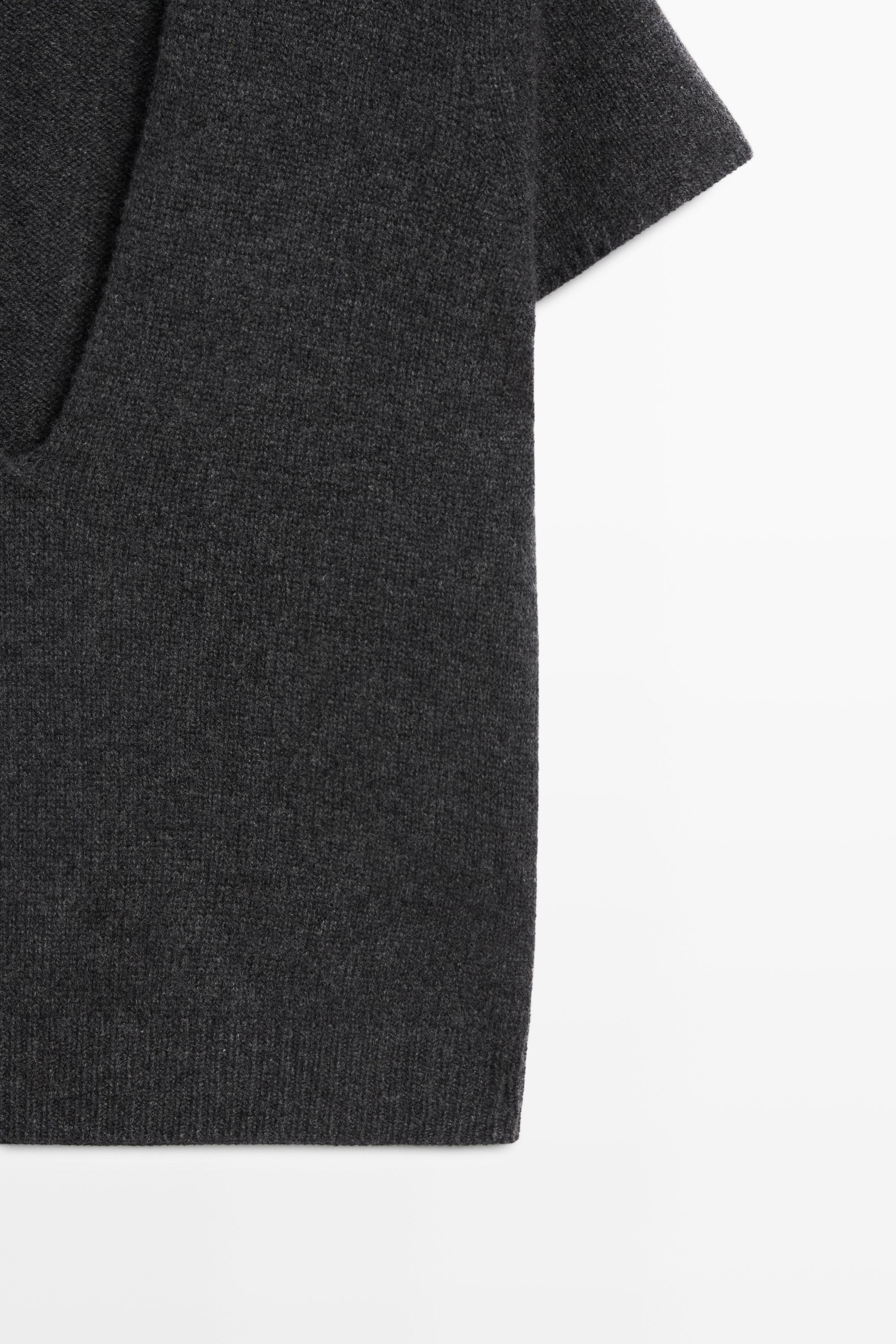 100% cashmere knit short sleeve sweater — ANTHRACITE GREY