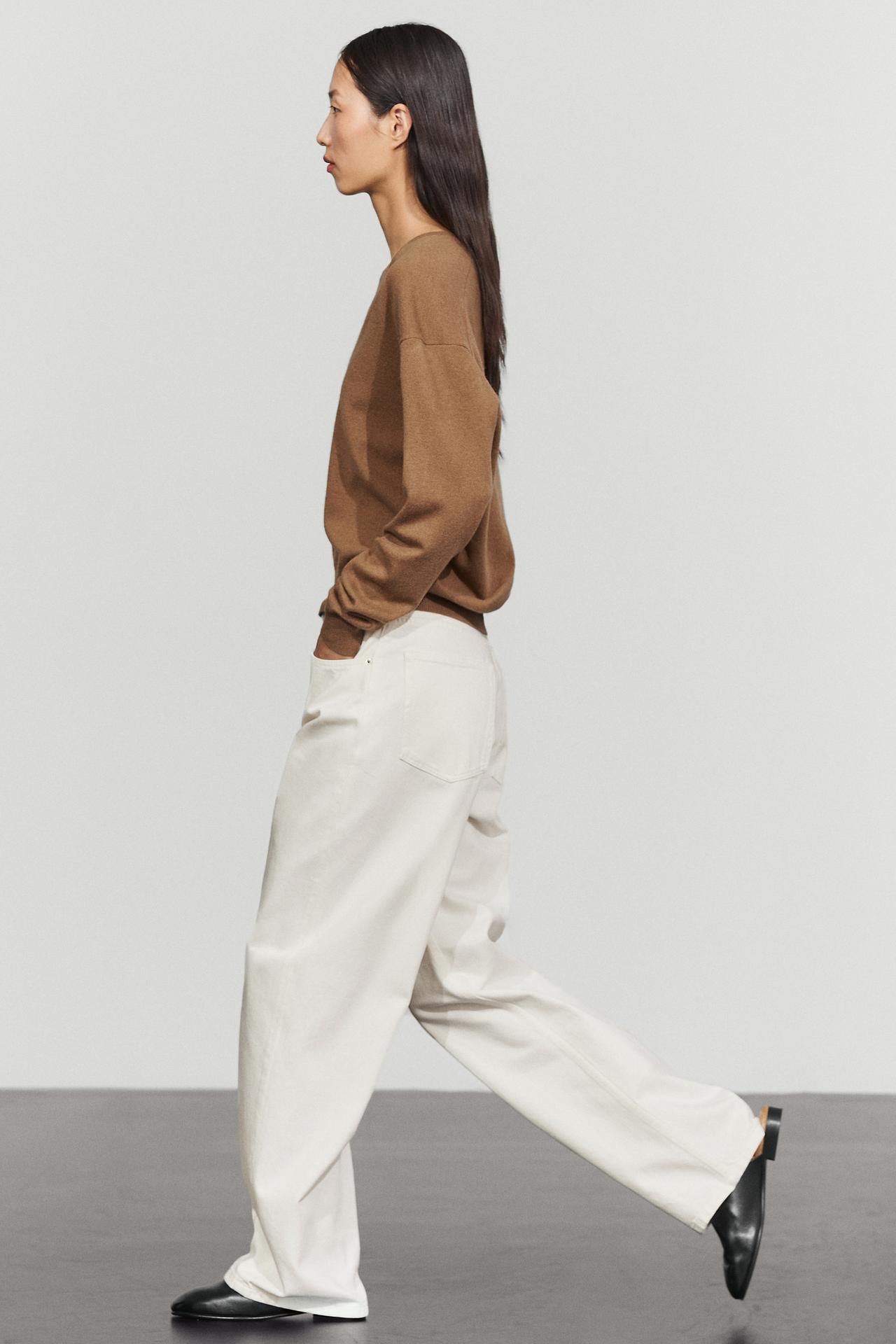 Wool blend knit V-neck sweater — CAMEL