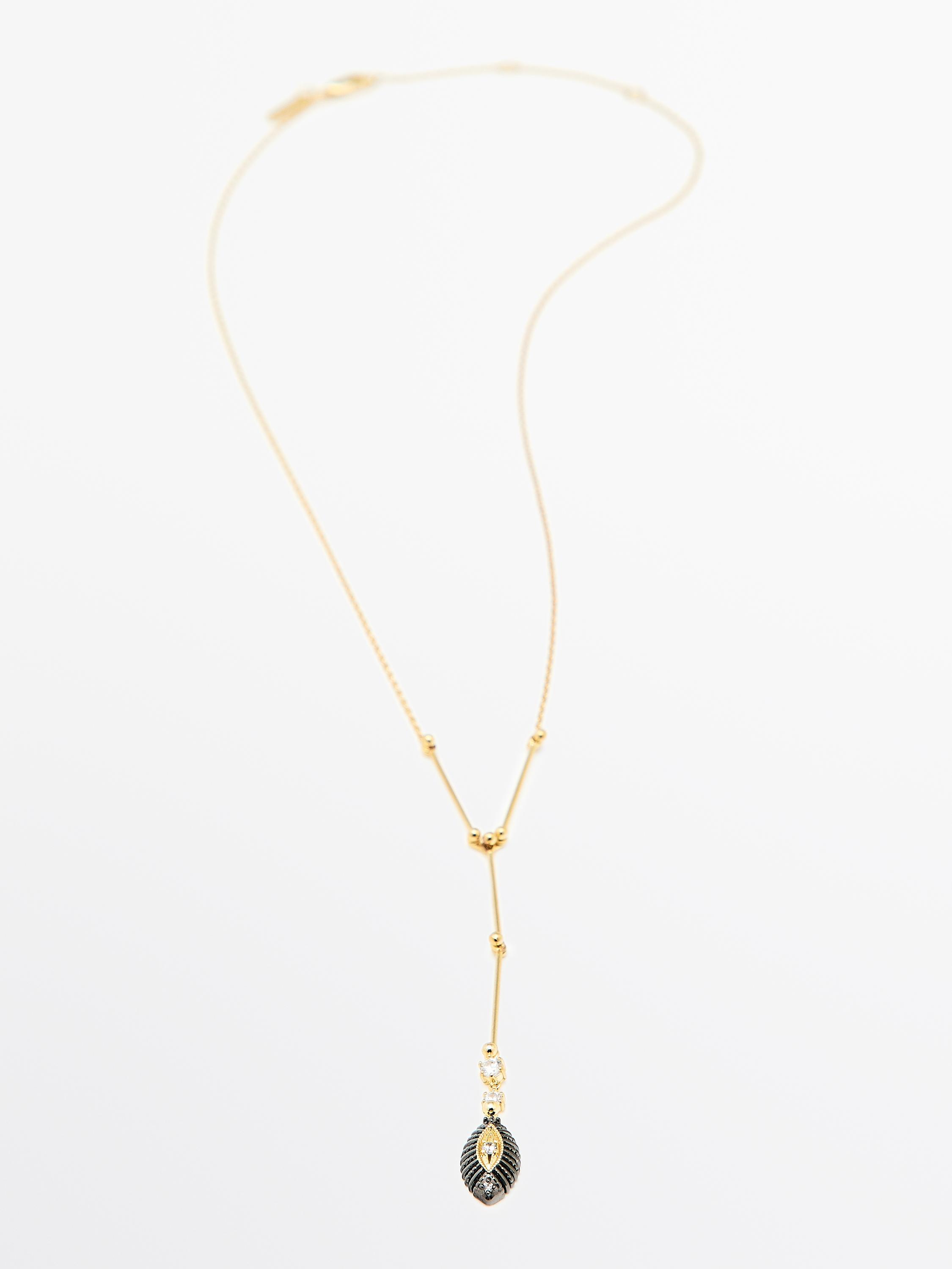 Yaltiroq strazli kolye