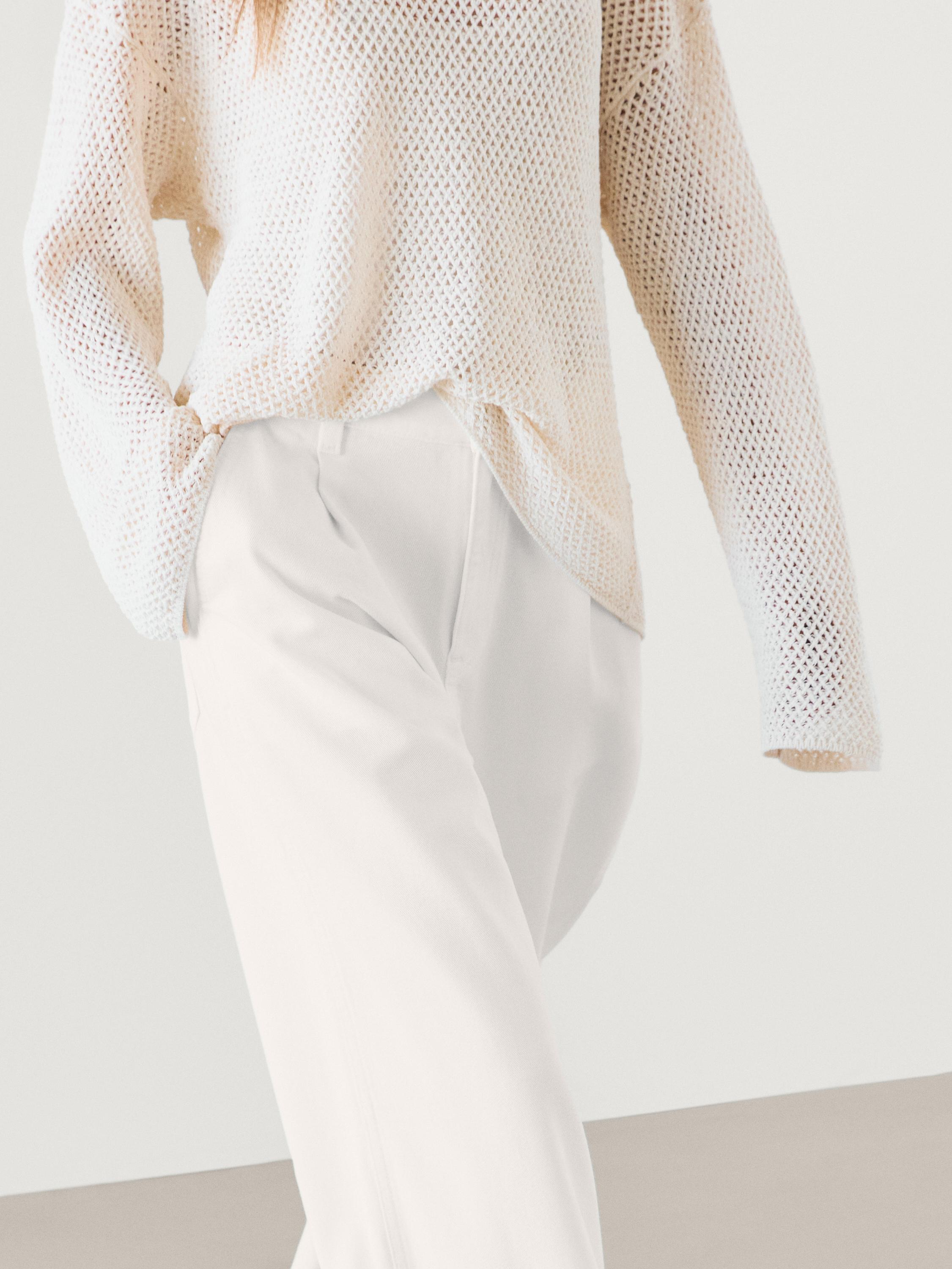 Mid-waist wide-leg jeans with darts