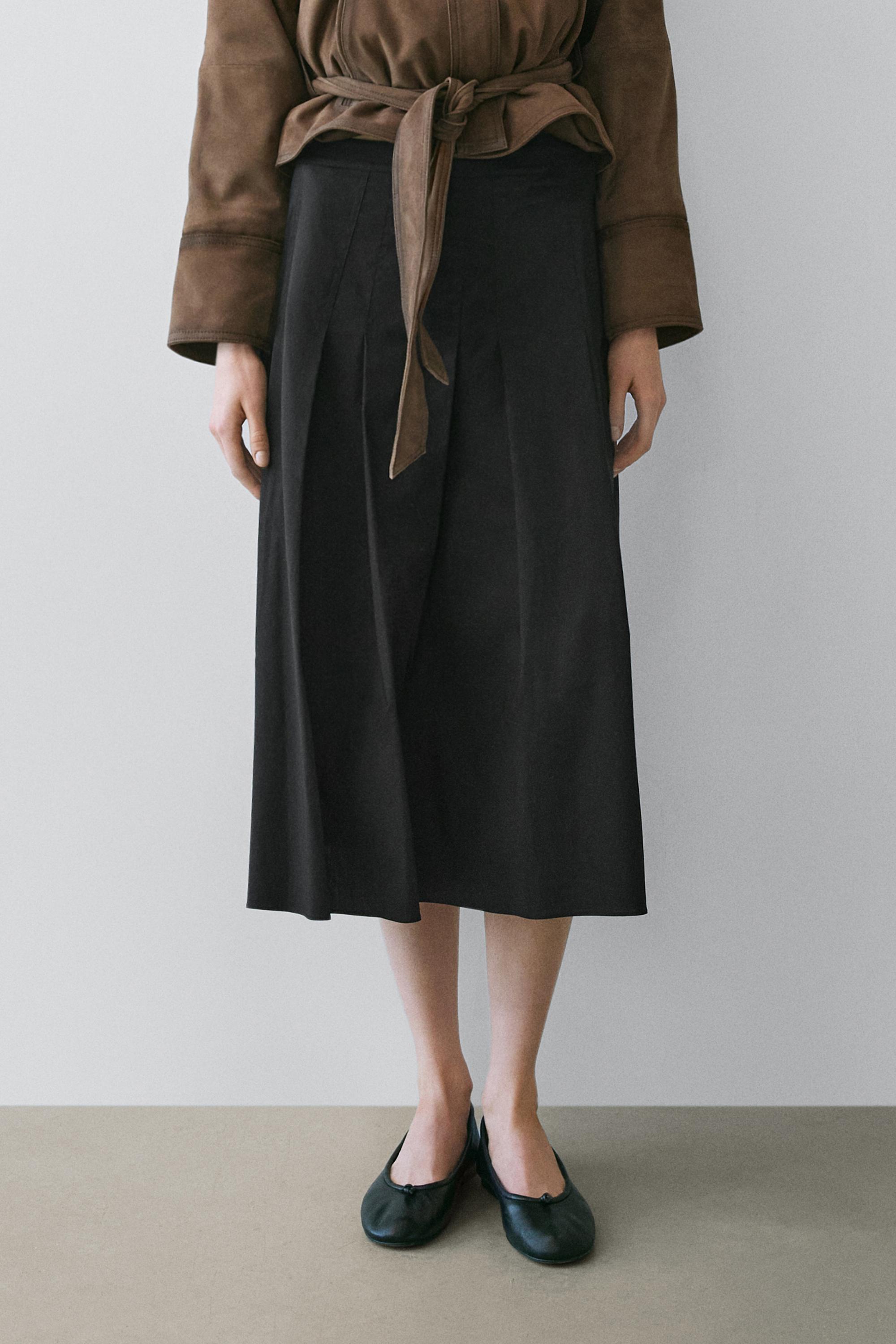 Cotton blend box pleat midi skirt — BLACK