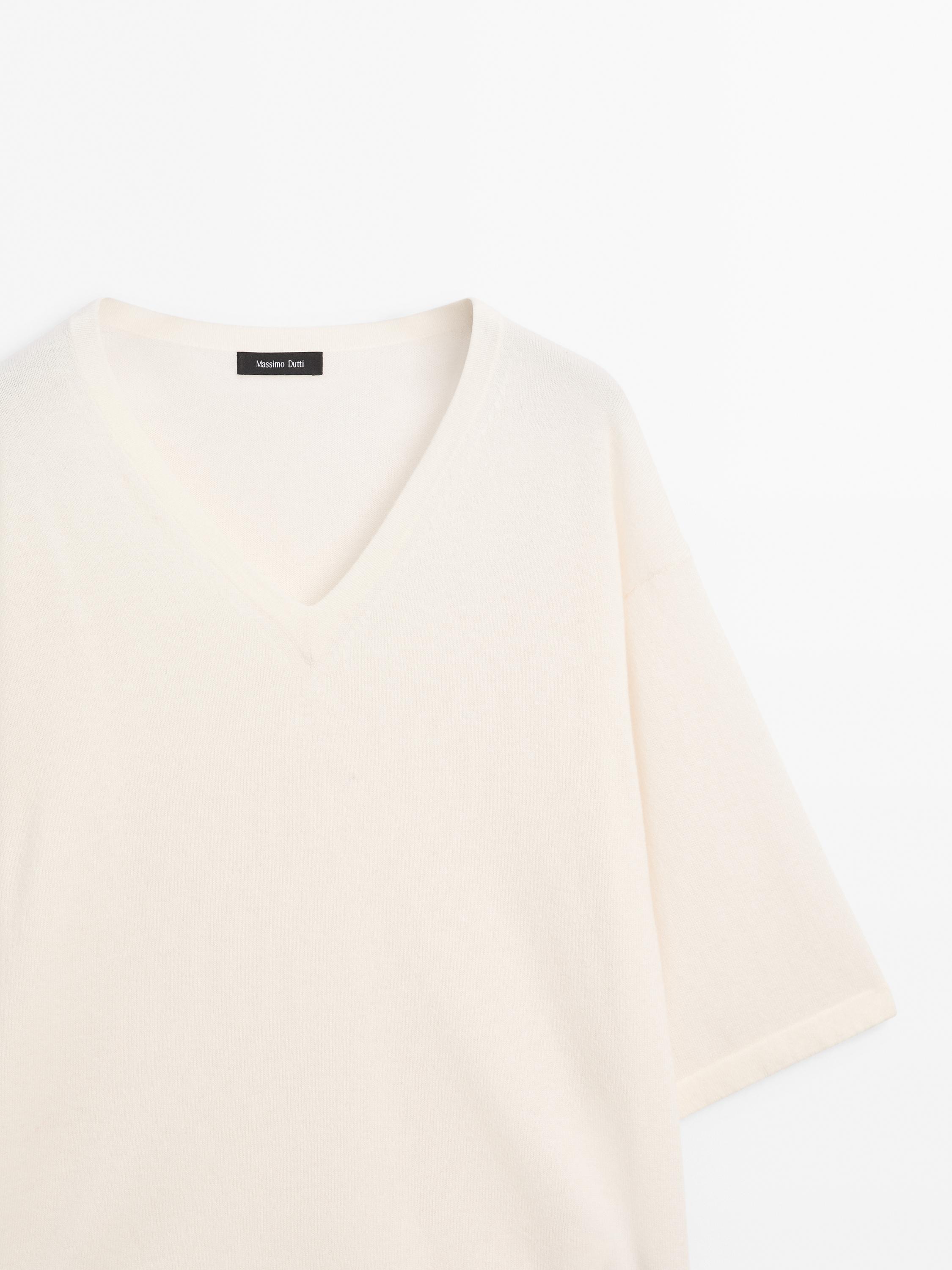 Wool blend V-neck sweater